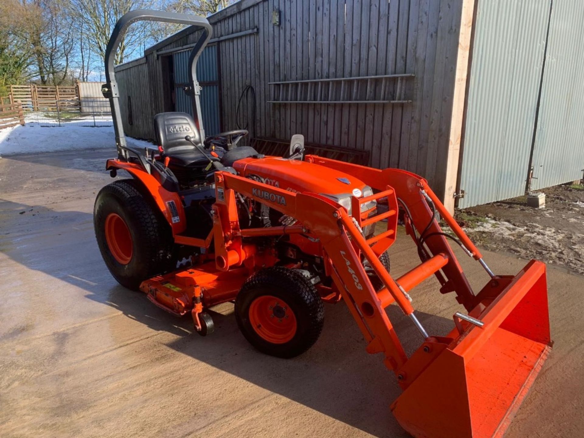 2009 KUBOTA 30/30 COMPACT TRACTOR - Image 2 of 5