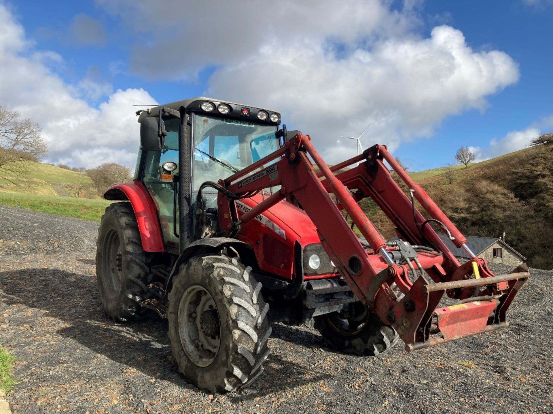 M F 5455 LOADER TRACTOR