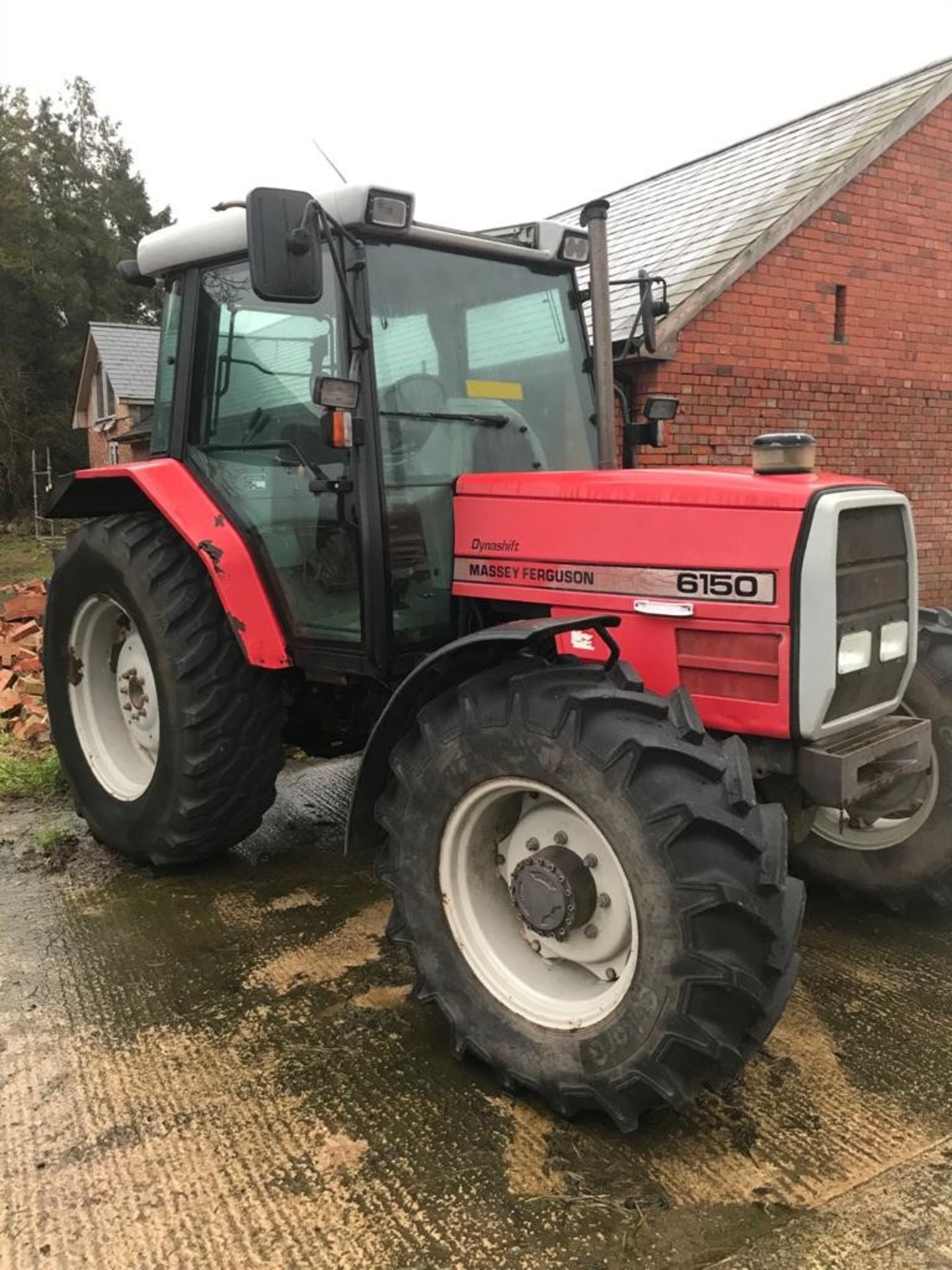 Massey Ferguson 6150. Hi viz cab. 40k. Dynashift.