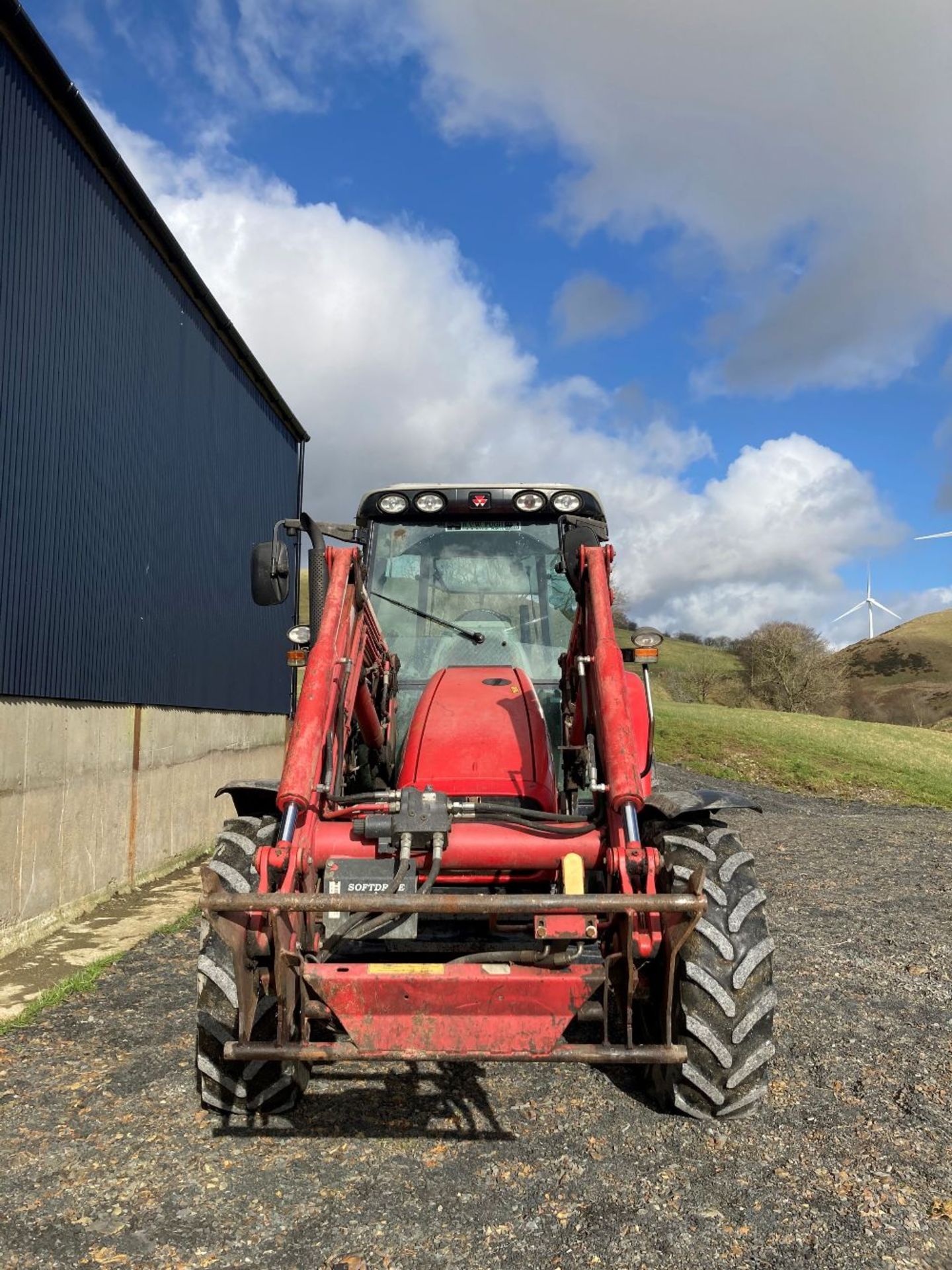 M F 5455 LOADER TRACTOR - Image 3 of 10