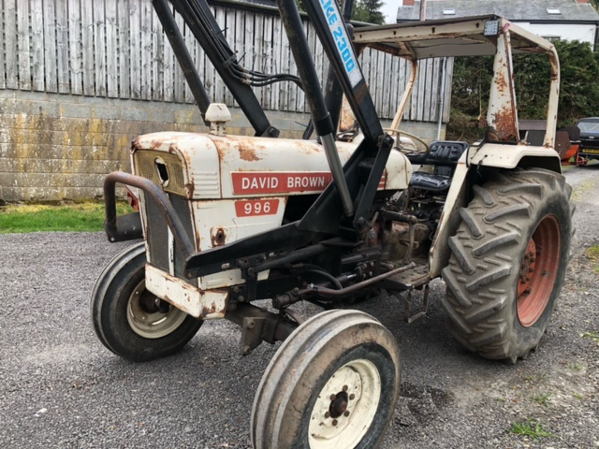 DAVID BROWN 996 WITH QUICKE LOADER - Image 3 of 10