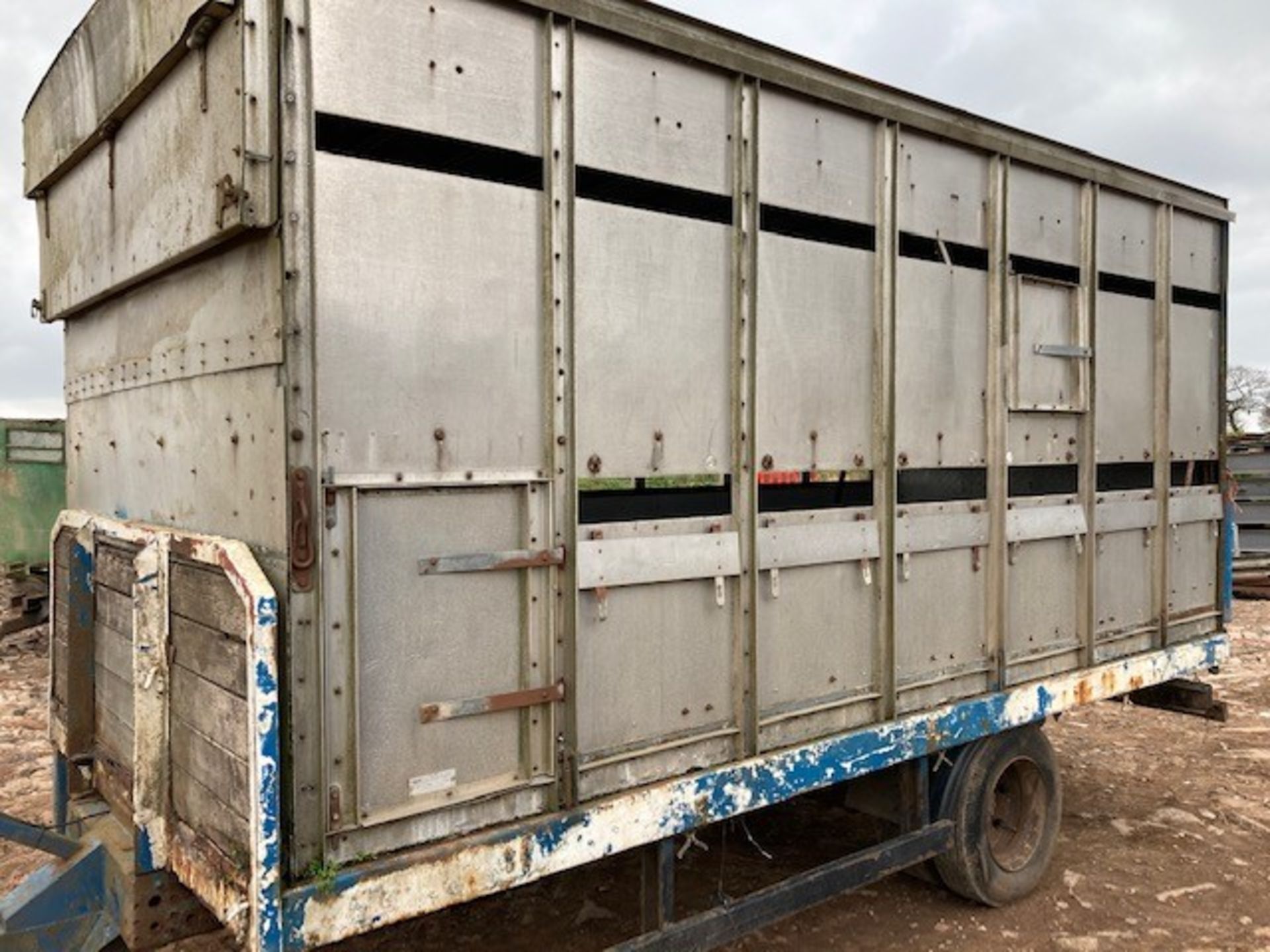 16ft Alloy Tractor Drawn Cattle Trailer - Image 2 of 7