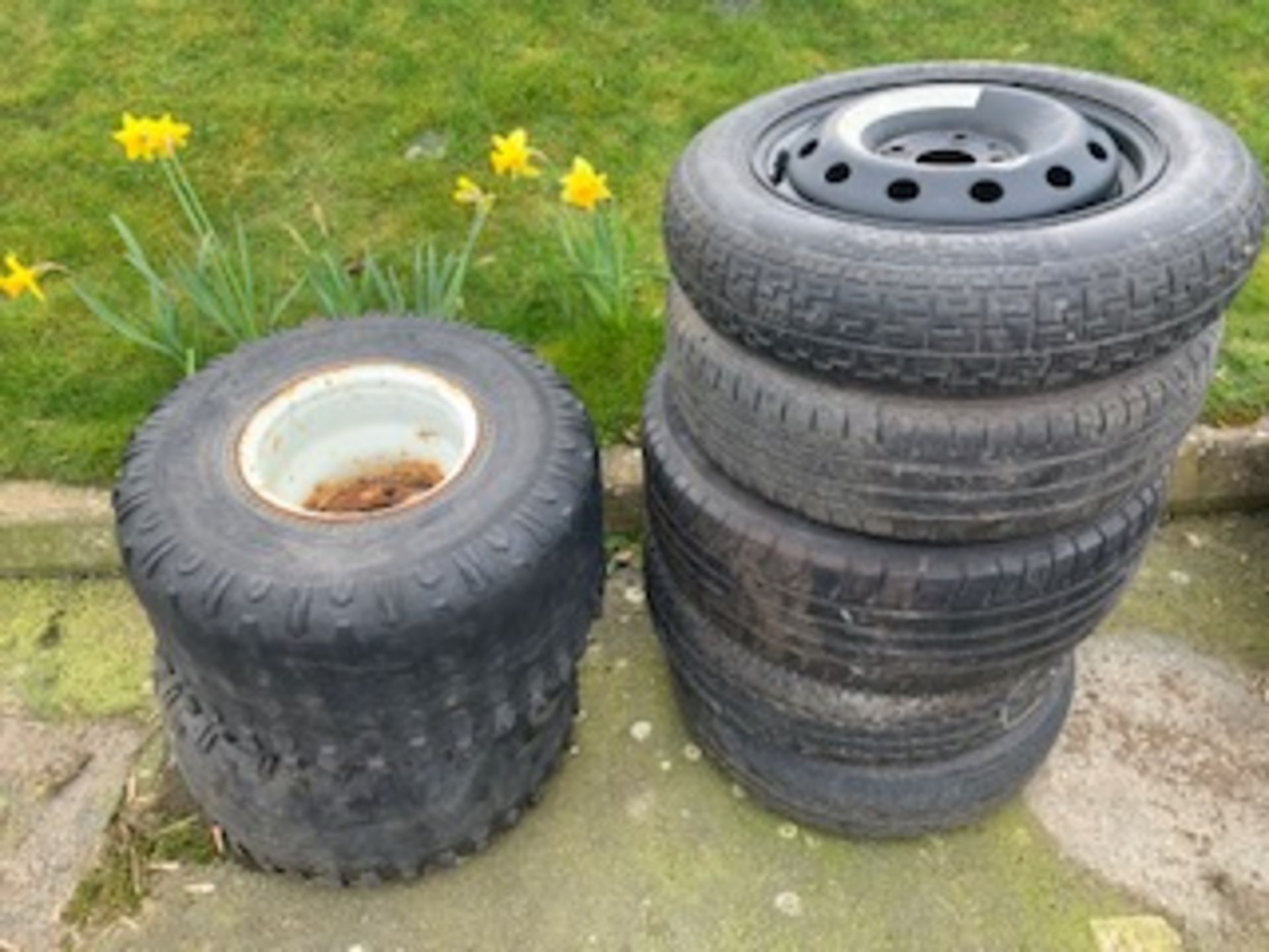 7 VARIOUS WHEELS AND TYRES. QUAD/CAR/TRA