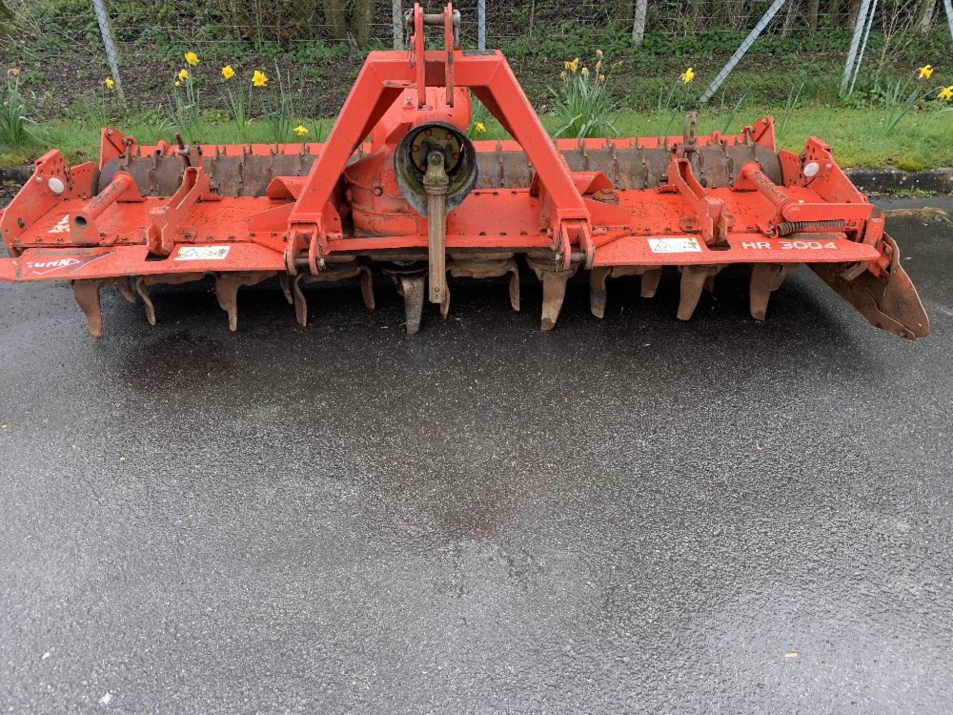 KUHN 3004 POWER HARROW