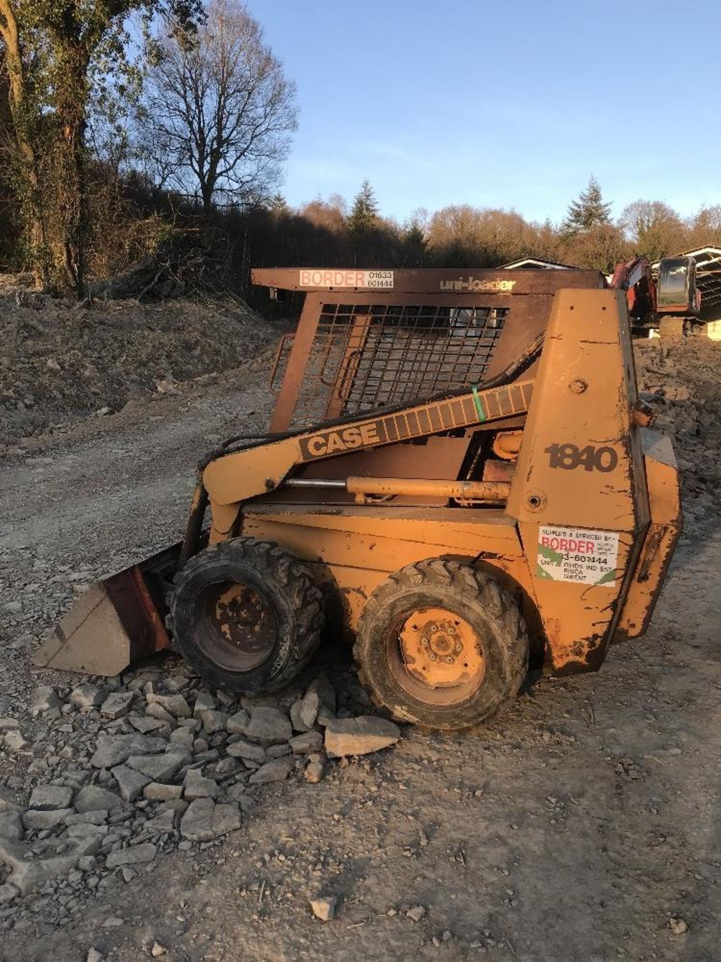 CASE 1840 SKID STEER LOADER - Image 2 of 7