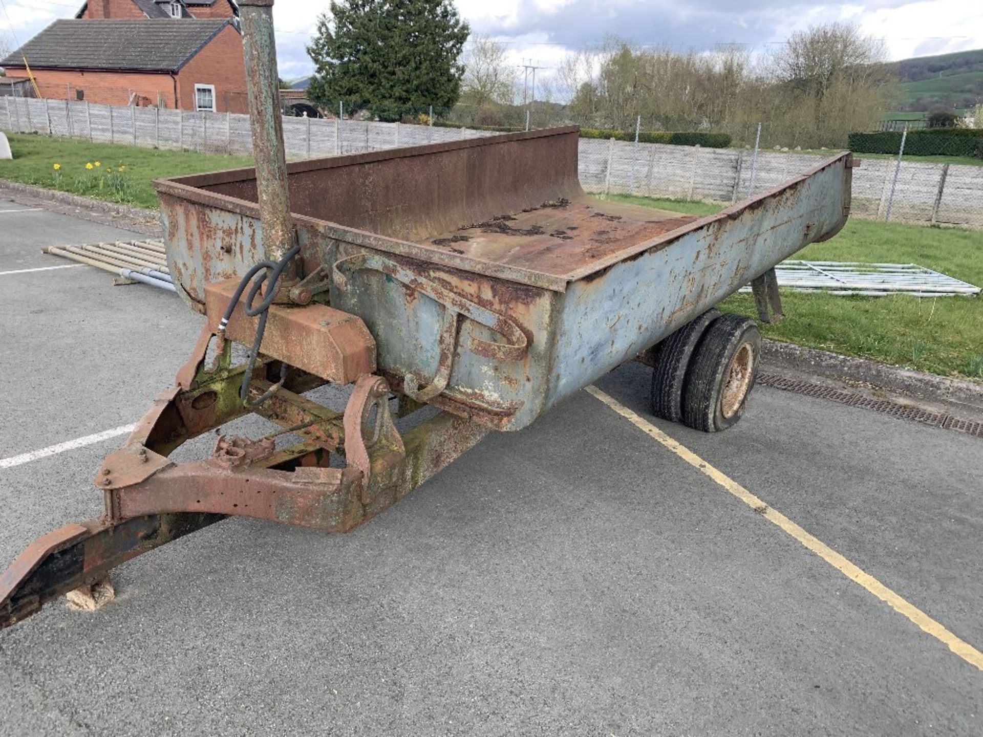 TIPPING TRAILER (SOLD AS SEEN)