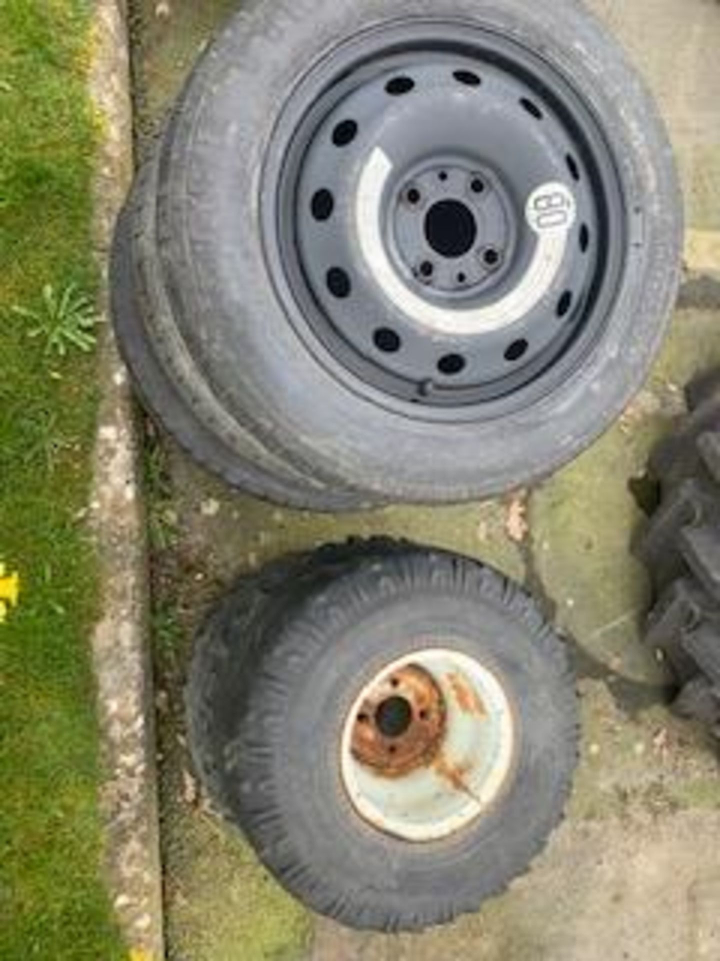 7 VARIOUS WHEELS AND TYRES. QUAD/CAR/TRA - Image 2 of 3