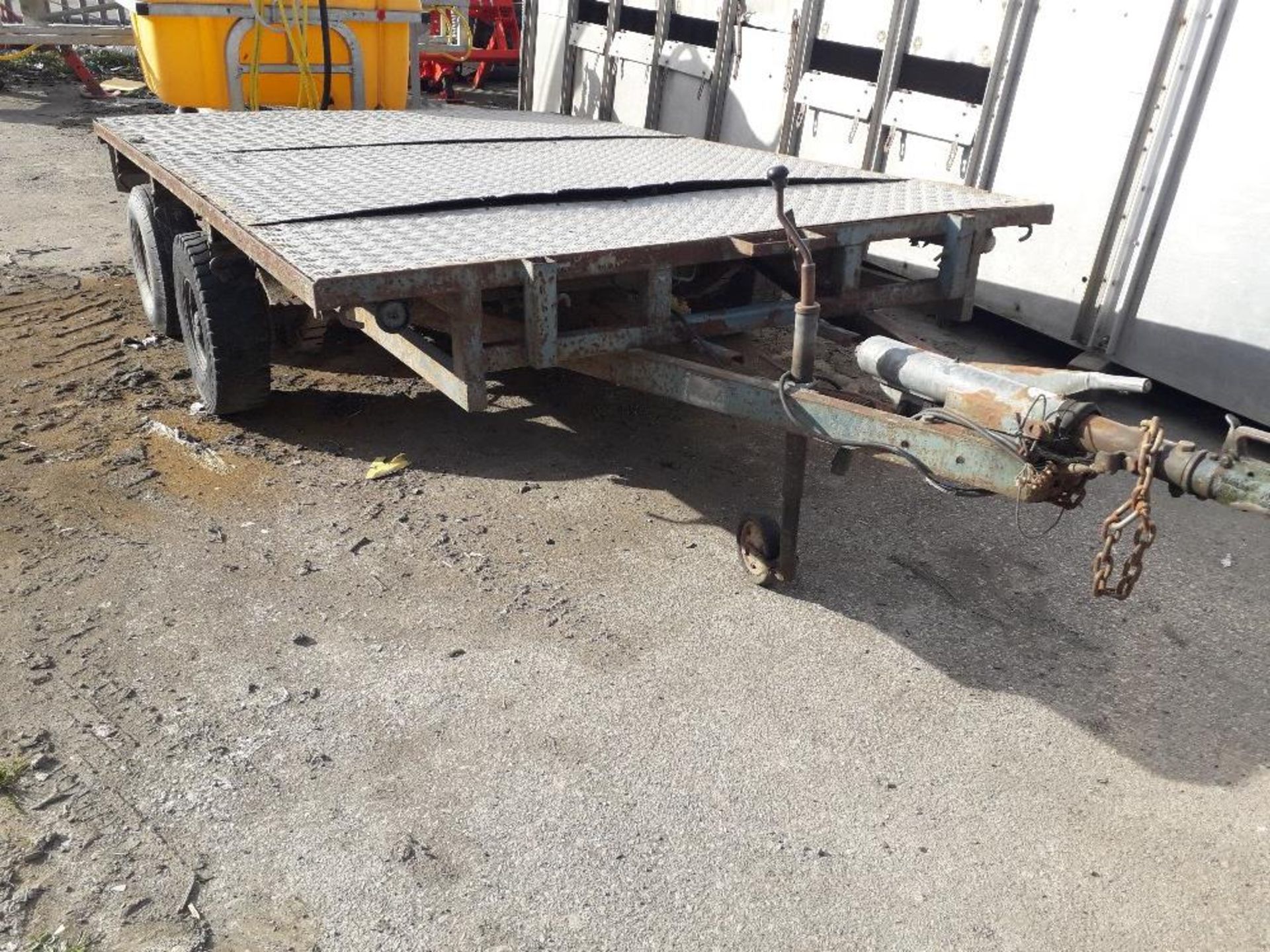 FLAT BED TRAILER