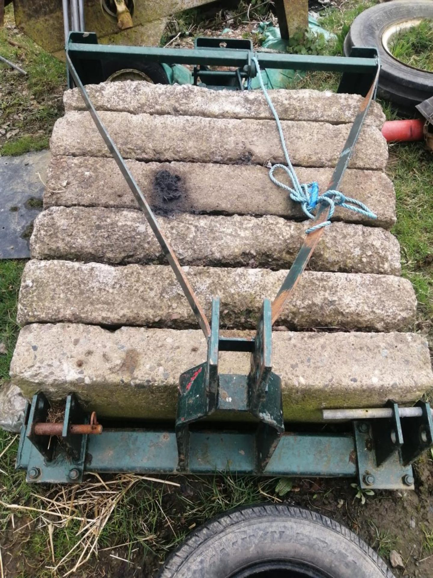 TRACTOR WEIGHT BLOCK - Image 2 of 2