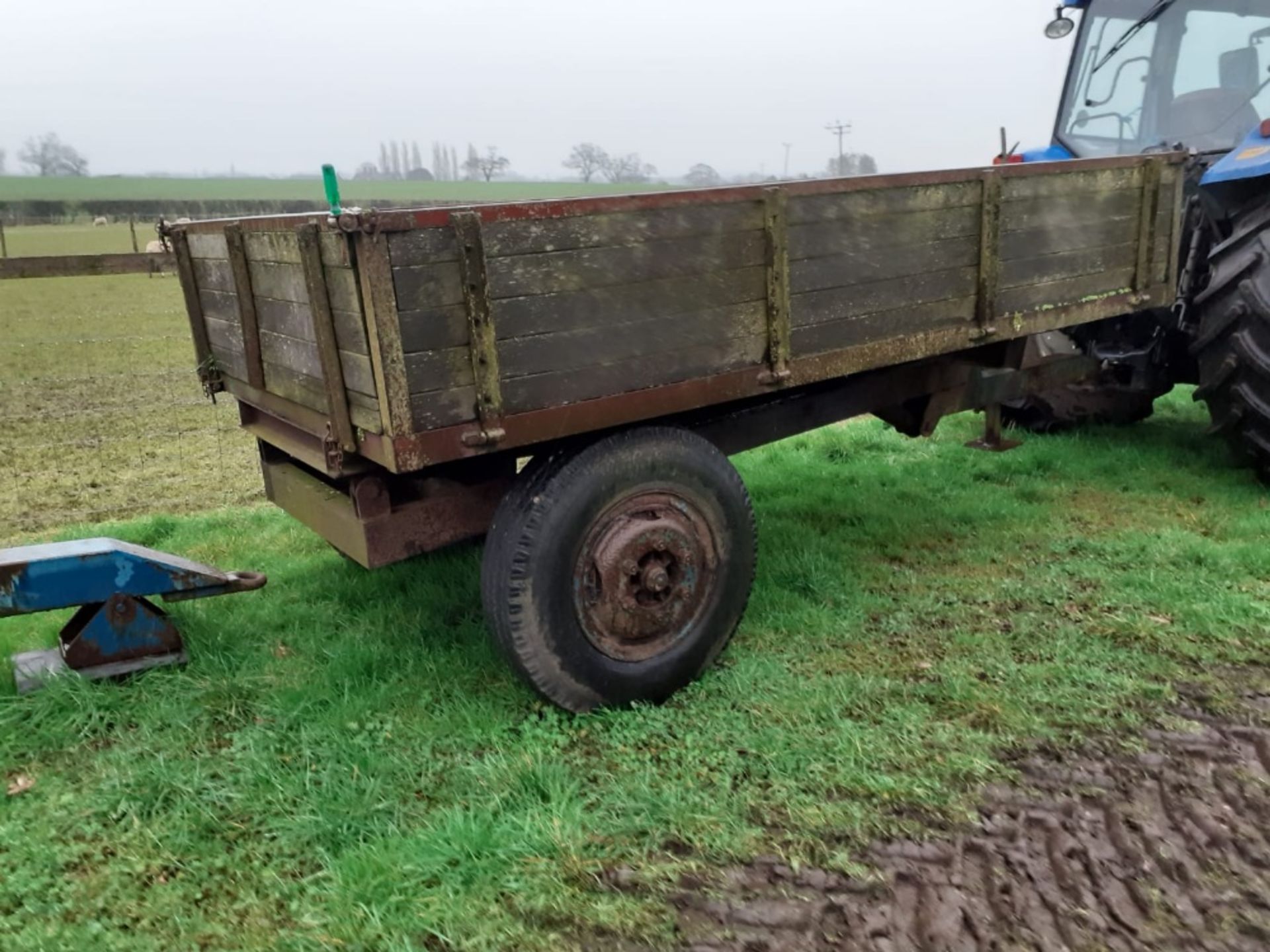 4 TON WOODEN TIPPING TRAILER-NEEDS FLOOR - Image 6 of 7