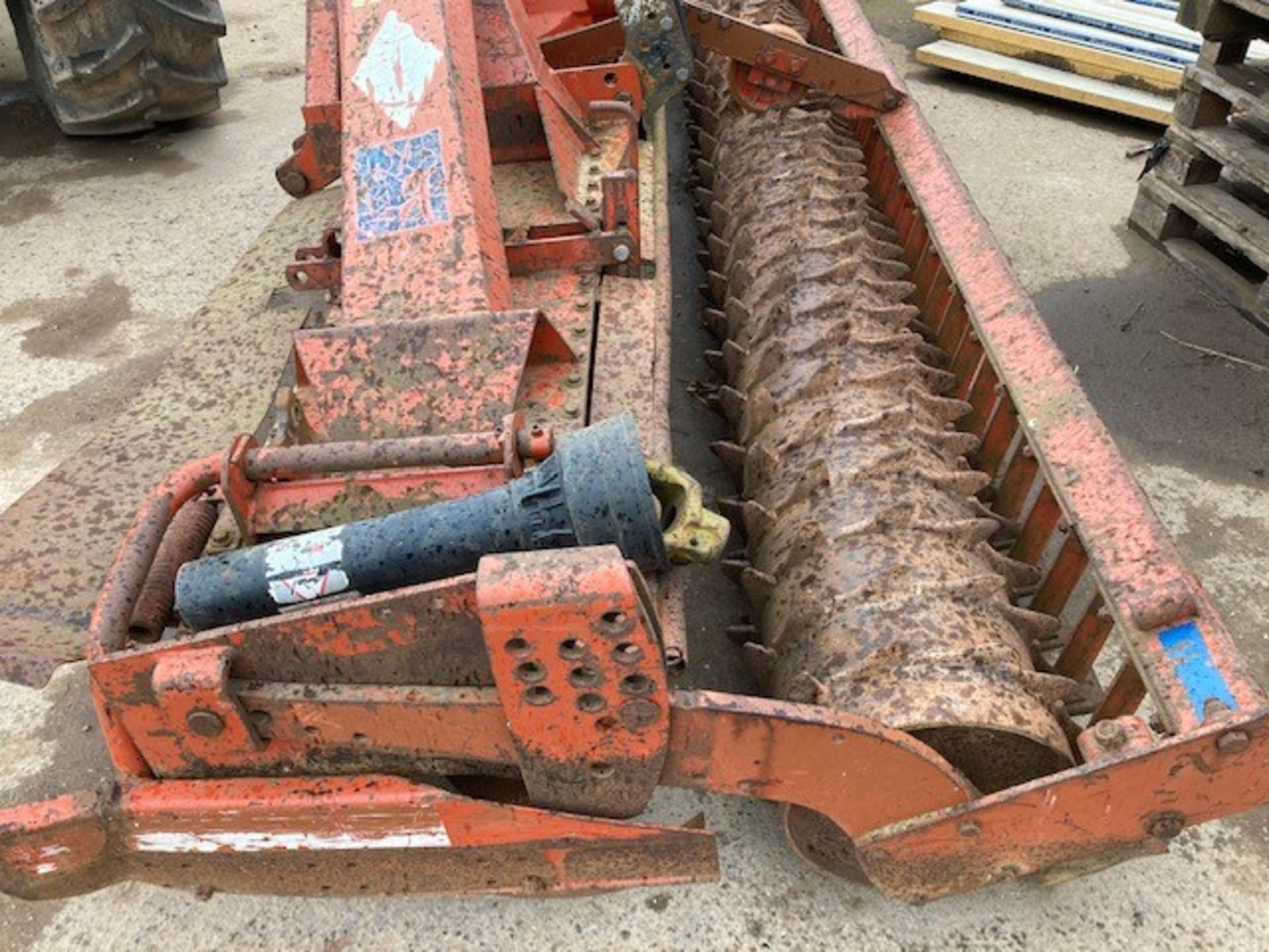 Kuhn 4002 Power Harrow with Packer Roller - Image 4 of 5