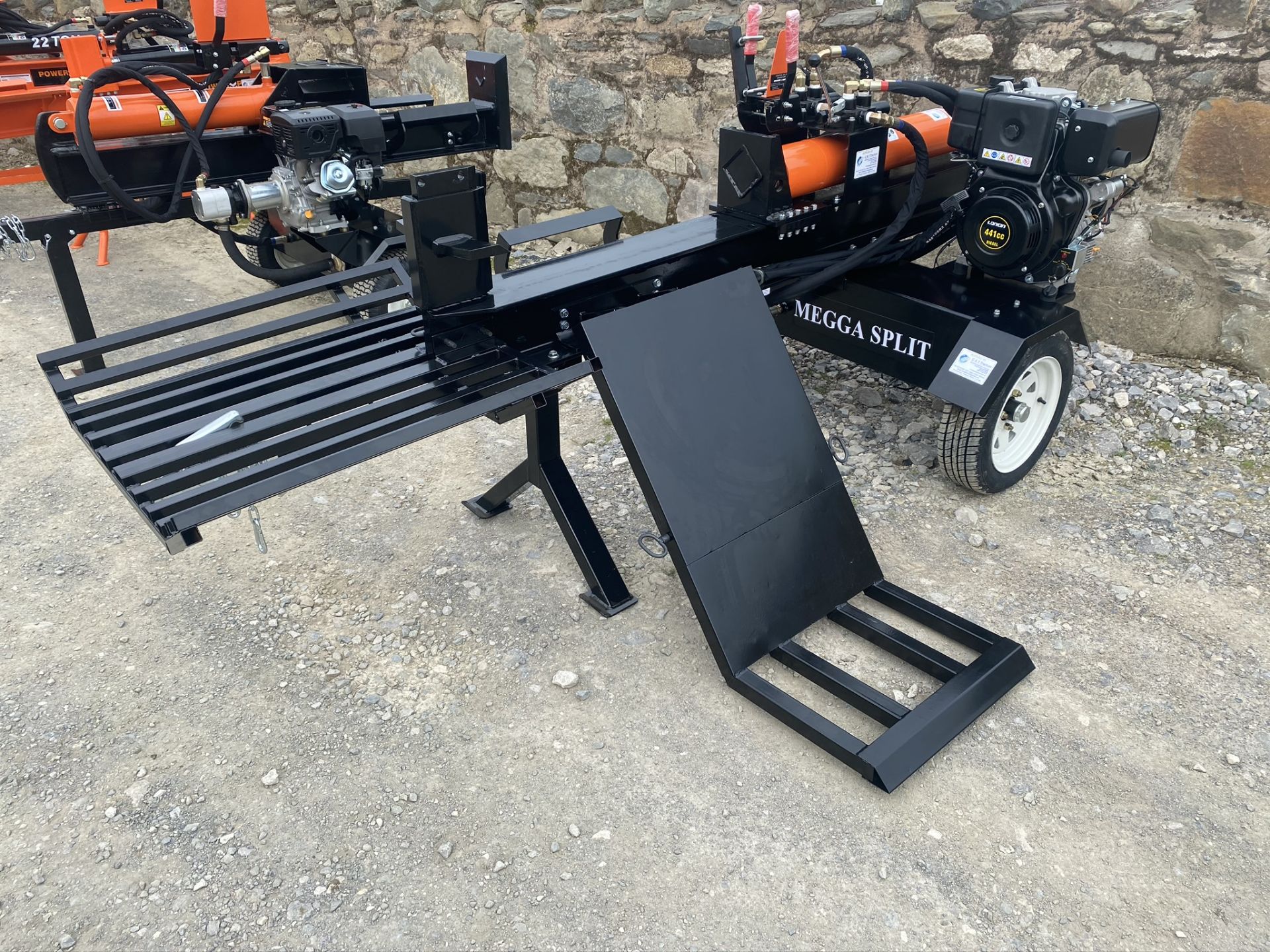 37 TON LOG SPLITTER WITH LOGLIFT - Image 4 of 15