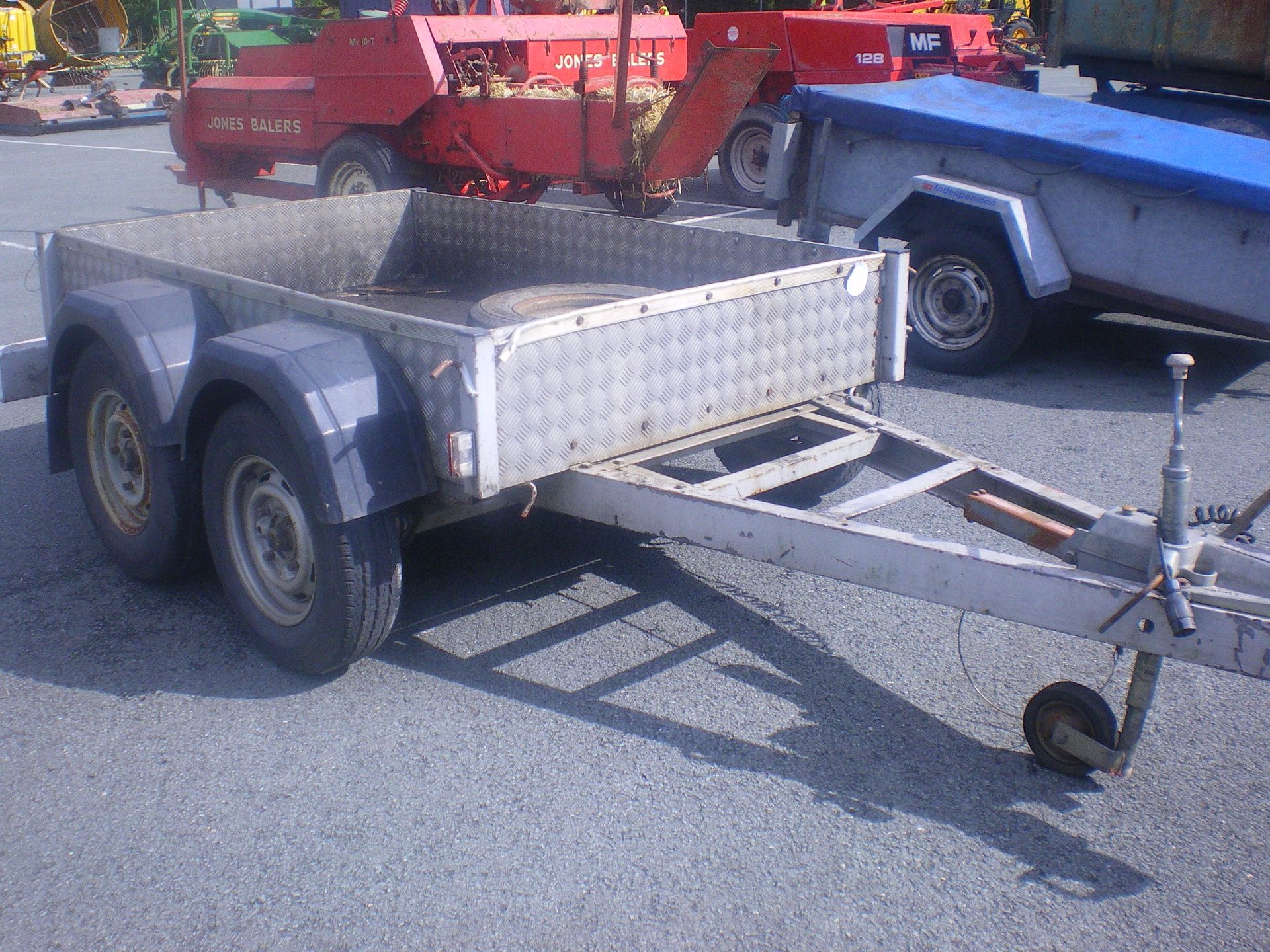 TWIN AXLE TRAILER