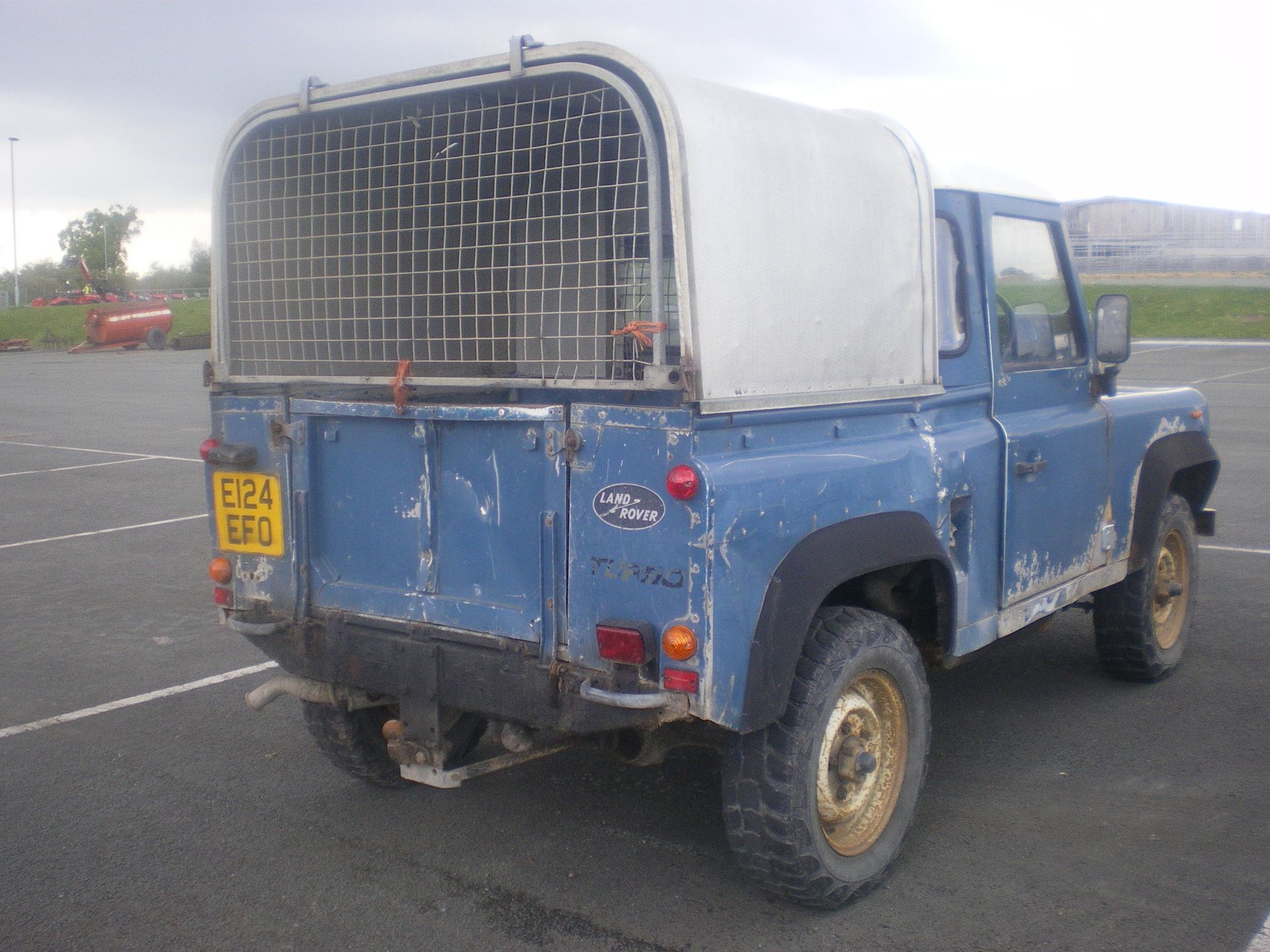 LANDROVER DEFENDER 200 TDI - E REG - Image 2 of 2