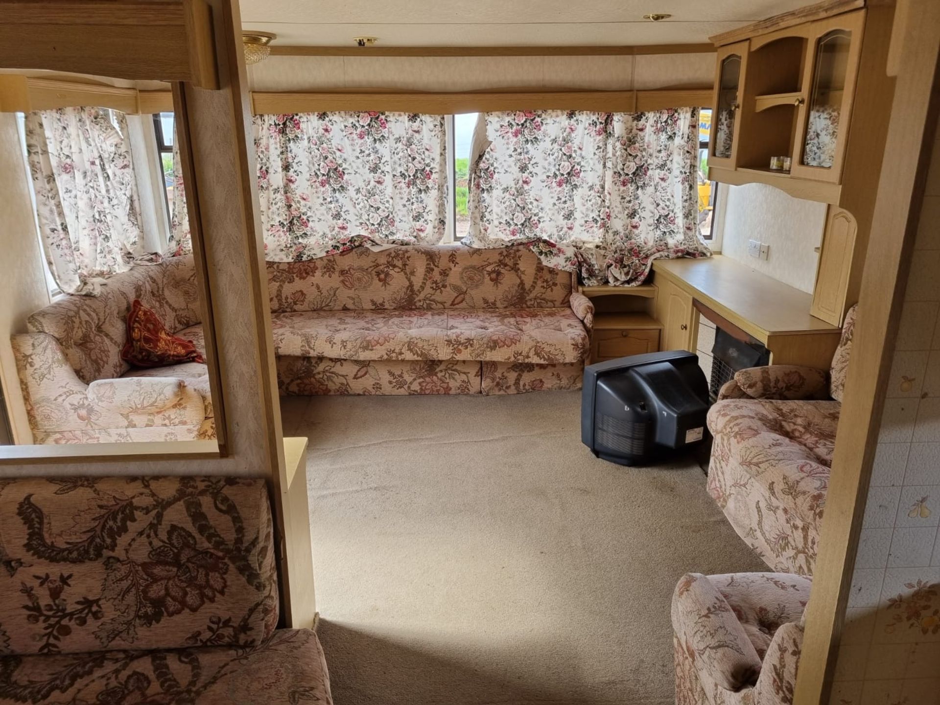 Panache-Super Towable Mobile Home - Image 2 of 9