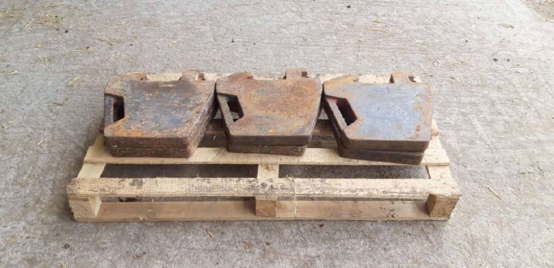 6 MASSEY FERGUSON 45 KG TRACTOR WEIGHTS