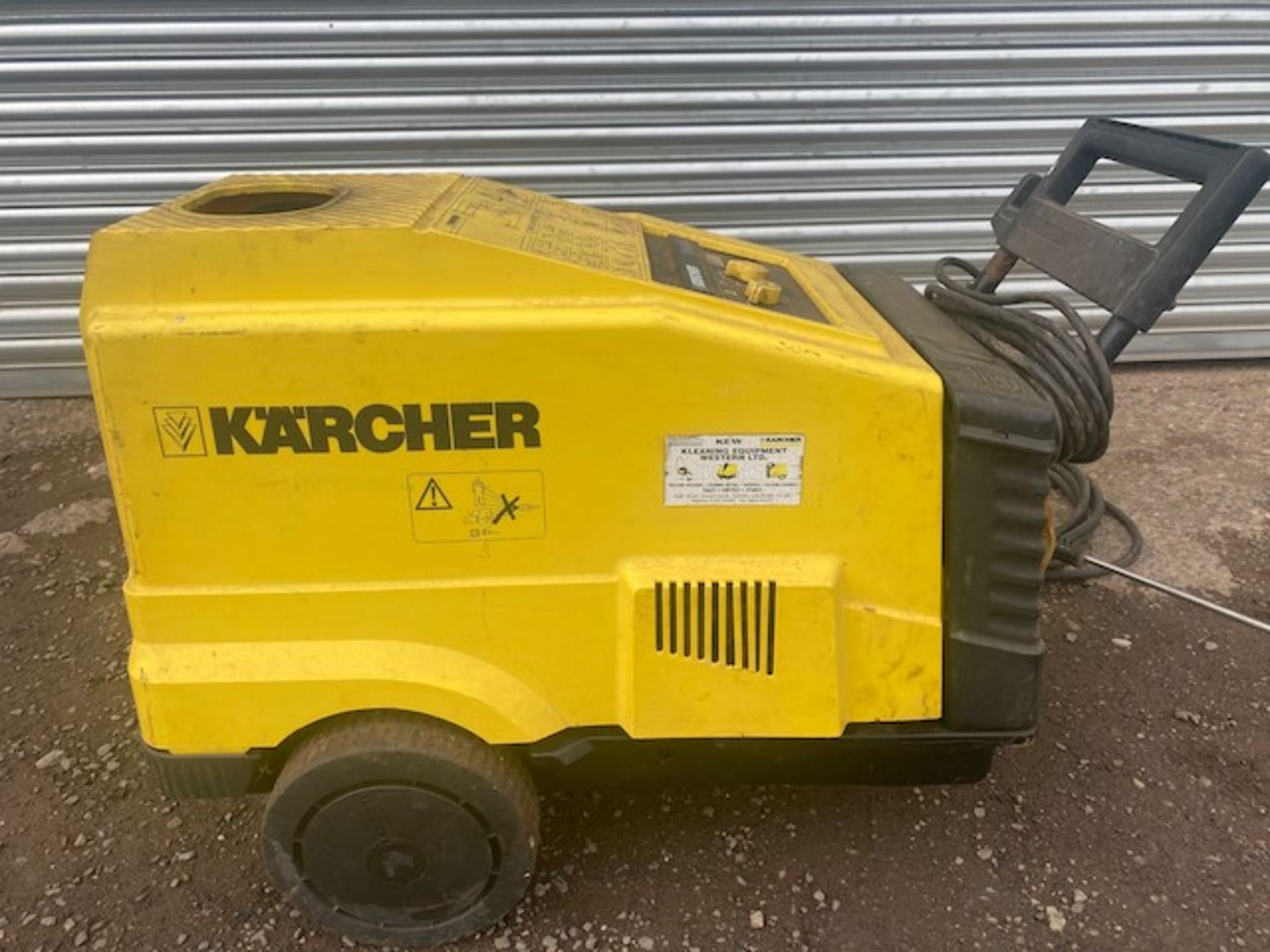 KARCHER HDS550C HOT/COLD PRESSURE WASHER