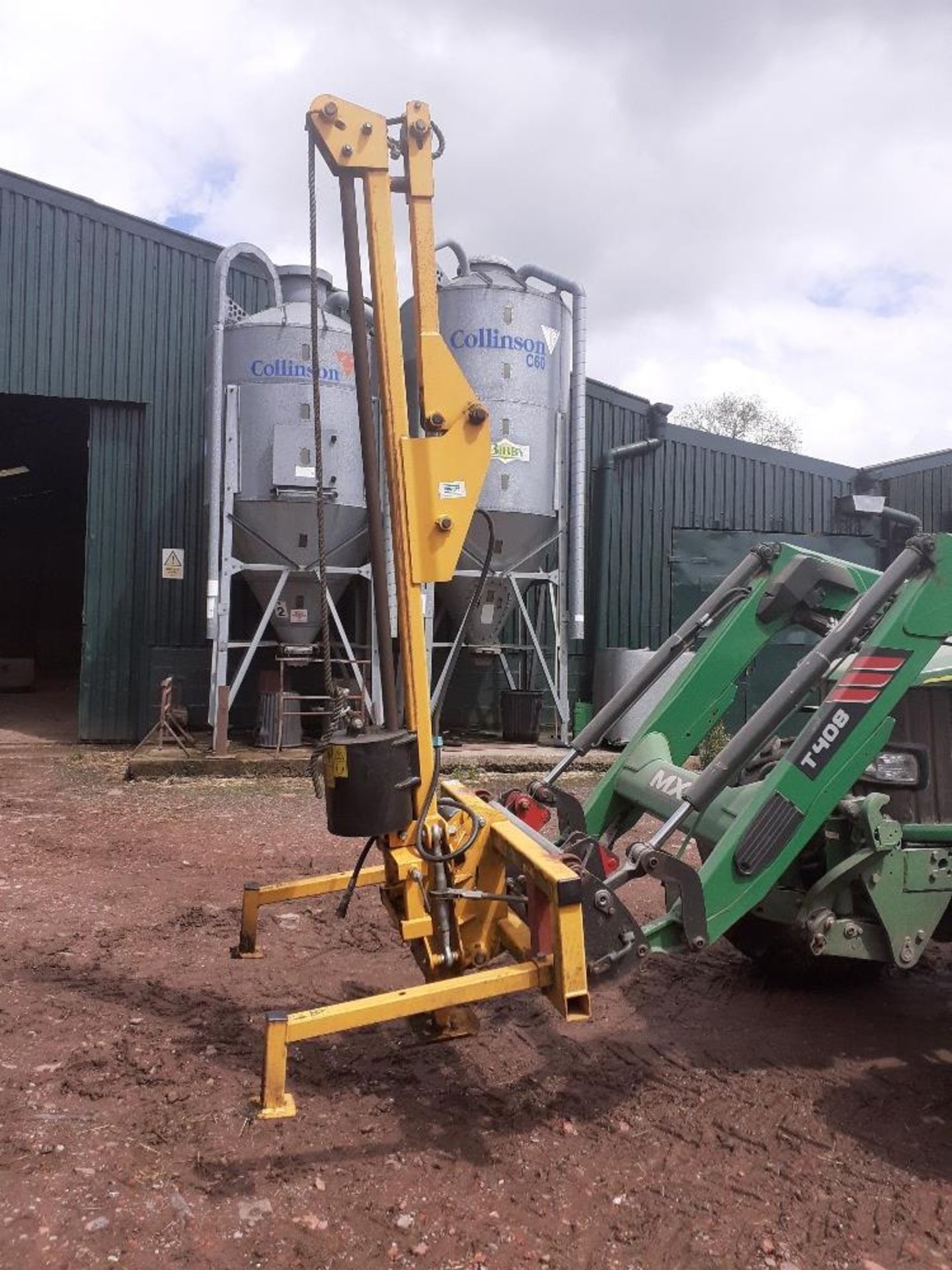 SHELBOURNE PARMITTER FRONT MOUNTED POST DRIVER C/W 200KG WEIGHT & MANUAL SIDE TILT VERY TIDY