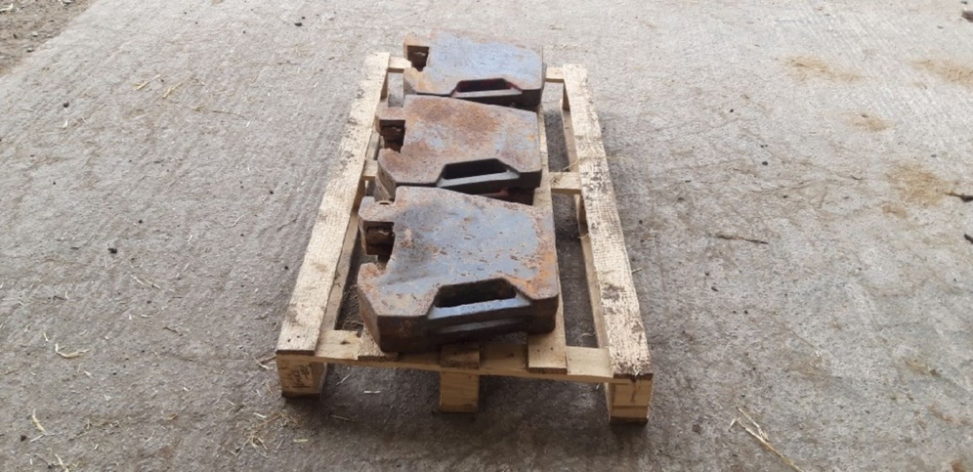 6 MASSEY FERGUSON 45 KG TRACTOR WEIGHTS