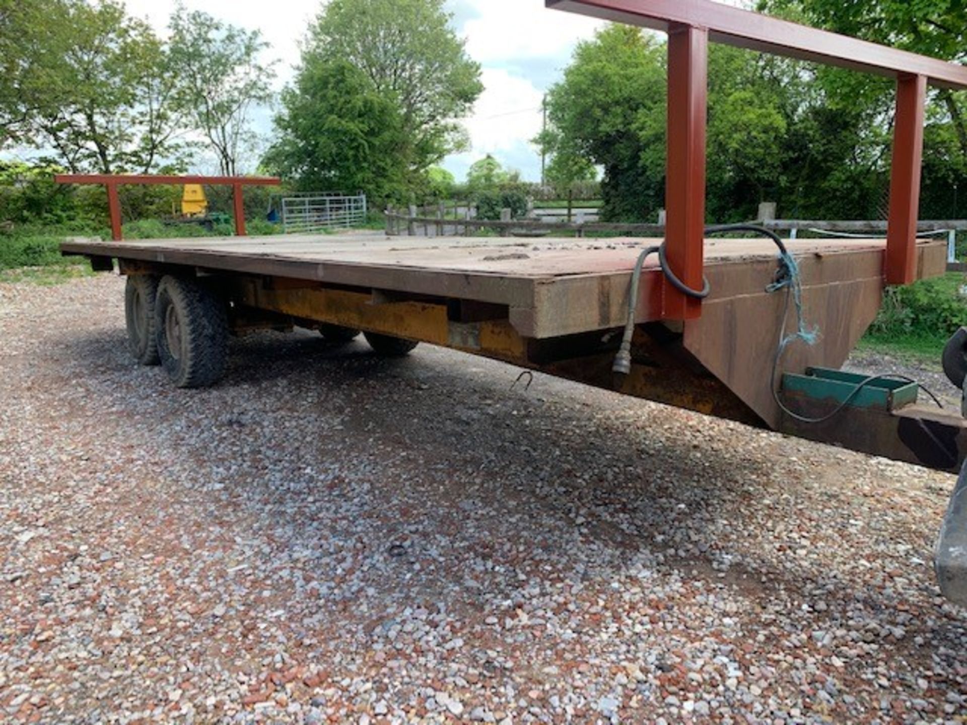 24' TWIN AXLE BALE TRAILER STEEL FLOOR - Image 4 of 4