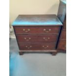 GEORGIAN MAHOGANY CHEST OF 3 DRAWERS