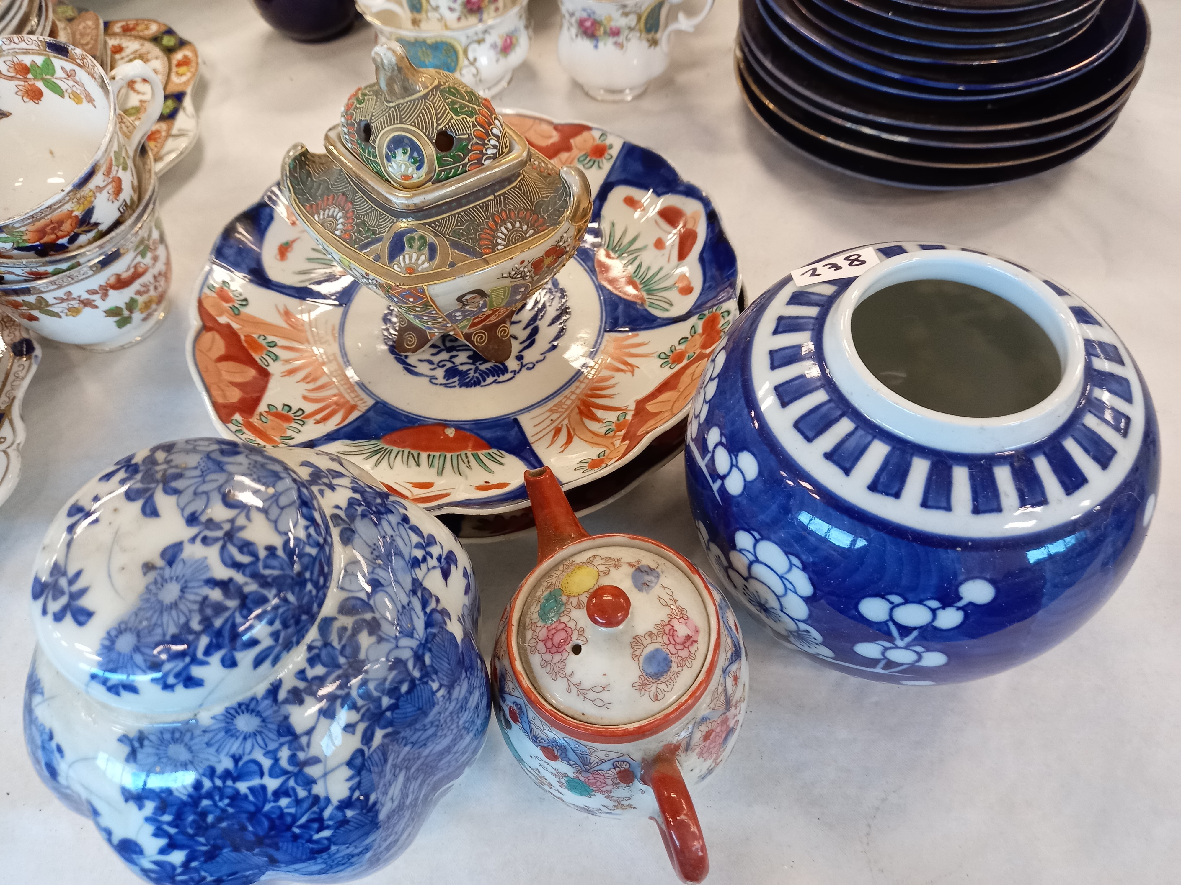 2 IMARI PLATES, GINGER JAR, TEAPOT ETC