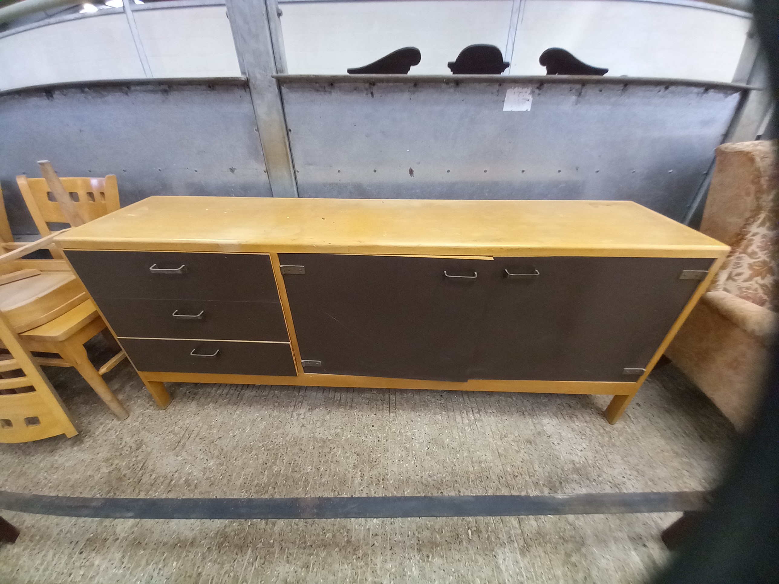 MODERN RETRO SIDEBOARD