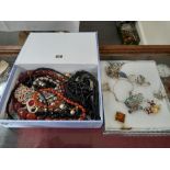 QUANTITY OF SILVER AND COSTUME JEWELRY