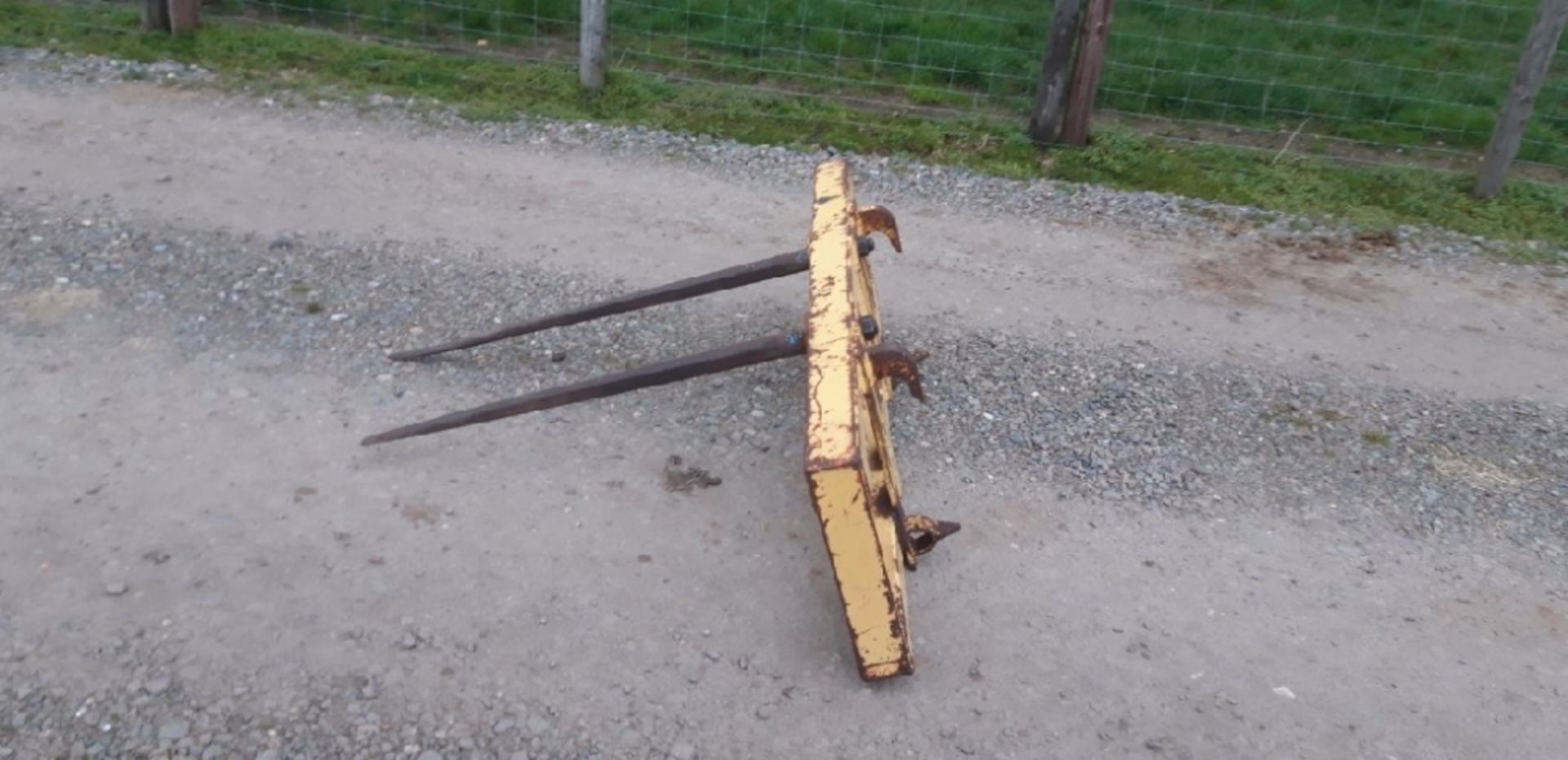 TWIN TINE BALE SPIKE ON TRIMA BRACKETS - Image 3 of 5