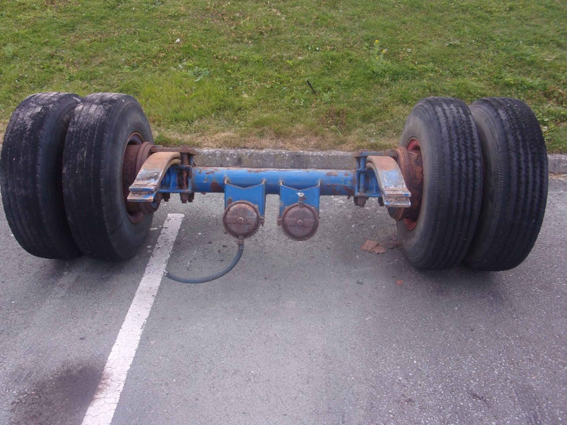 AXLE AND WHEELS