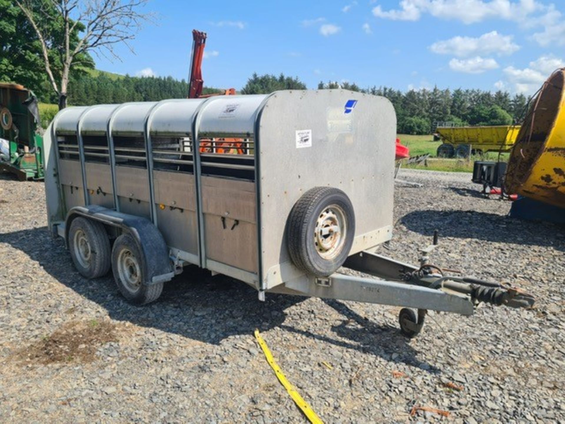 2007 IFOR WILLIAMS 10FT STOCK TRAILER