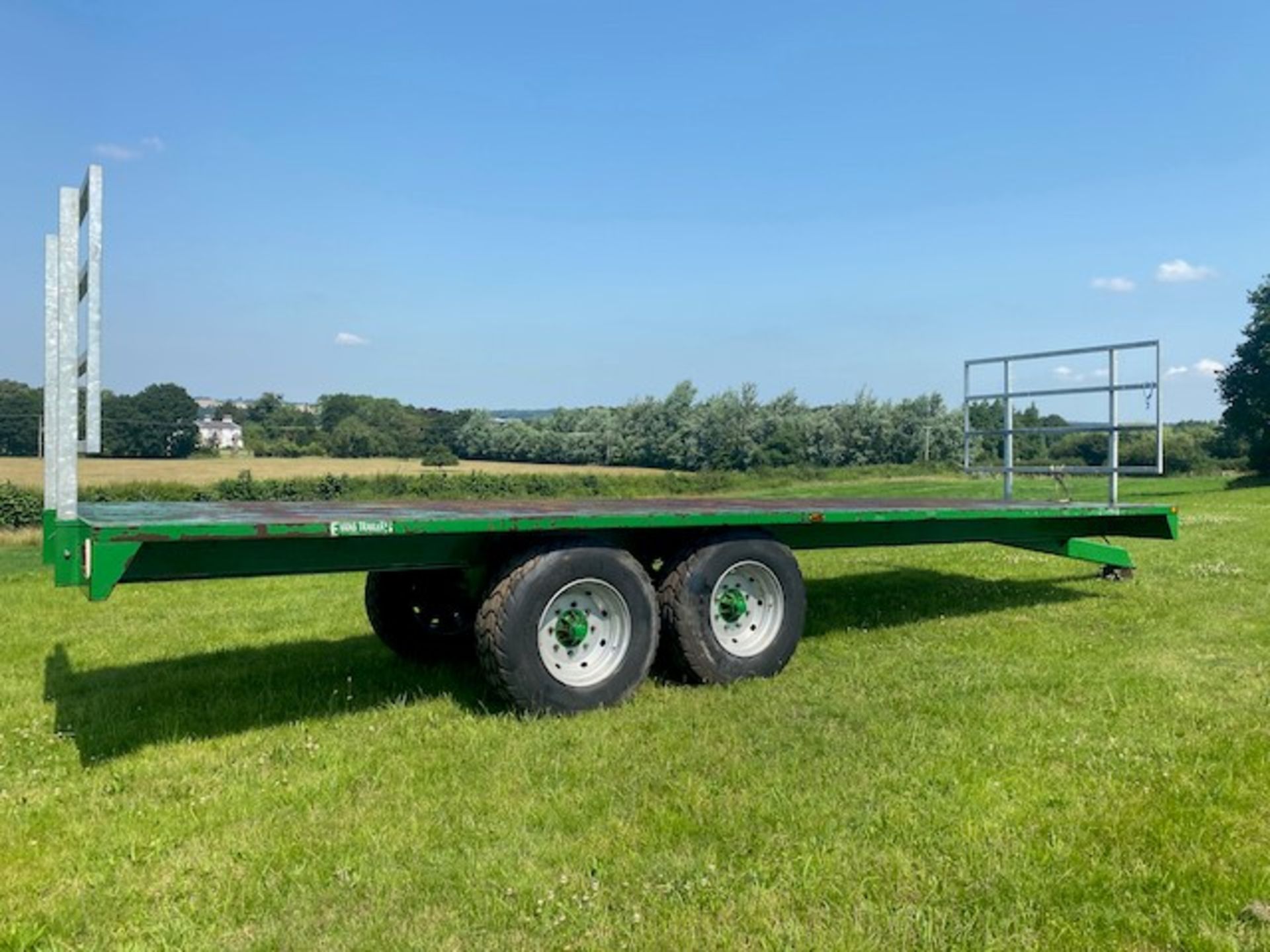 EVANS ENGINEERING 28FT FLAT BALE TRAILER - Image 2 of 7