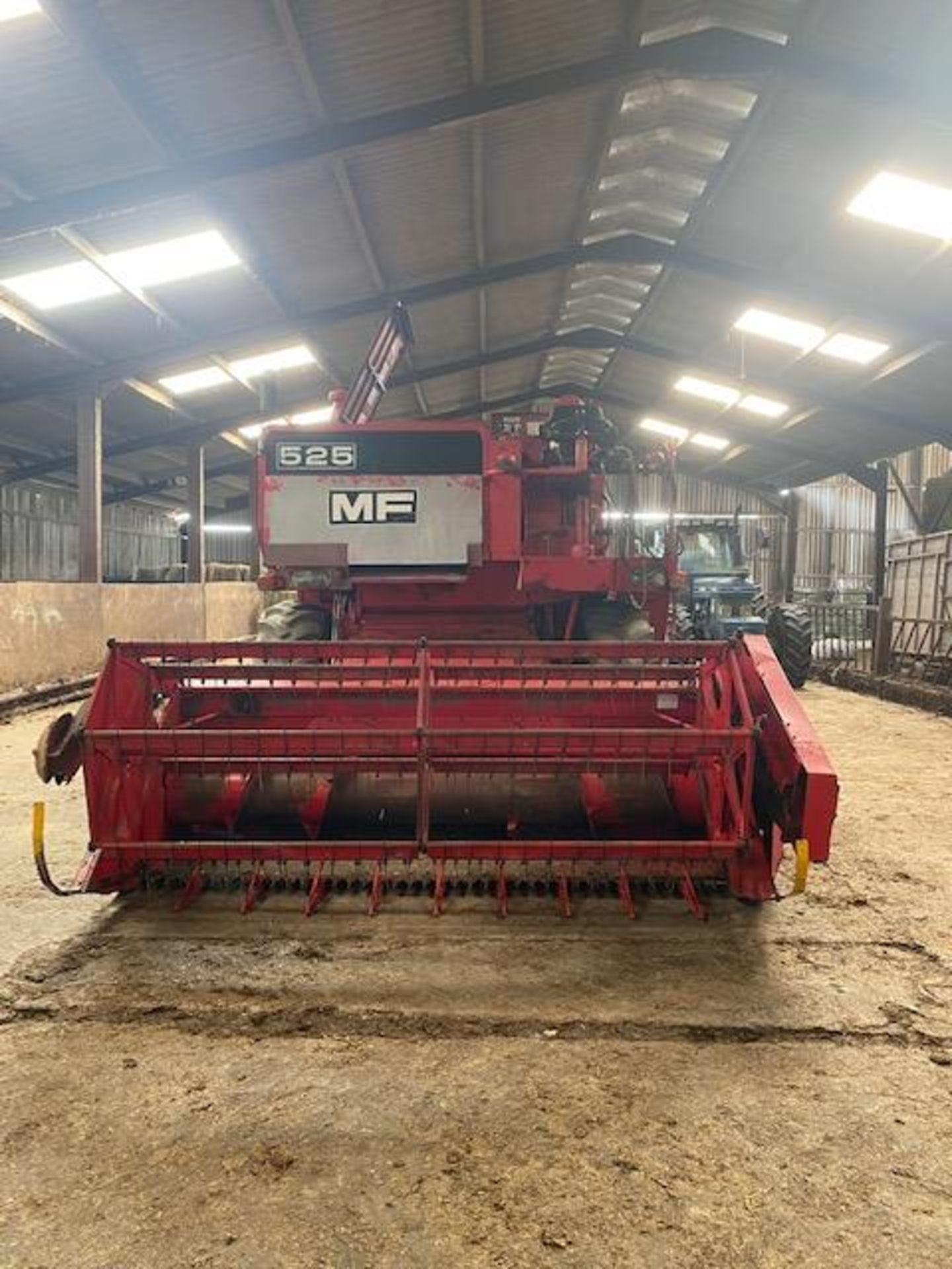 MASSEY FERGUSON 525 COMBINE HARVESTER - Image 7 of 7