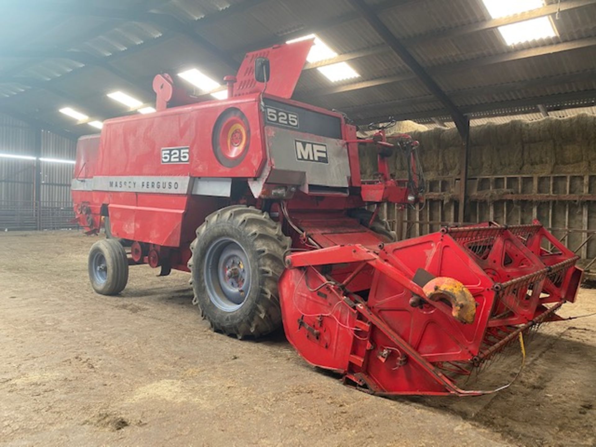 MASSEY FERGUSON 525 COMBINE HARVESTER