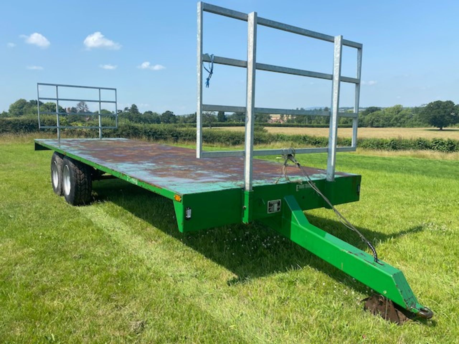 EVANS ENGINEERING 28FT FLAT BALE TRAILER - Image 3 of 7