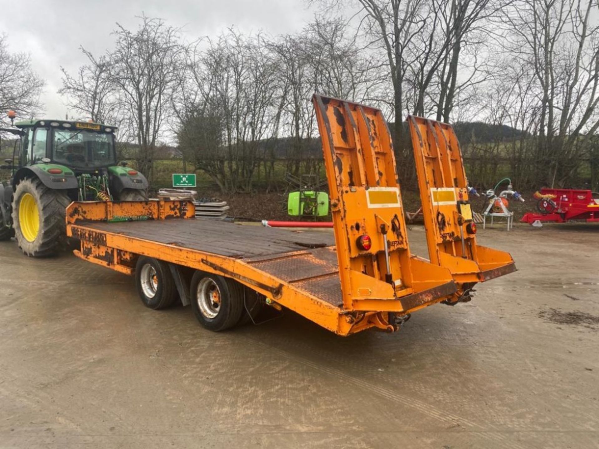 CHIEFTAIN LOW LOADER TRAILER - Image 3 of 9