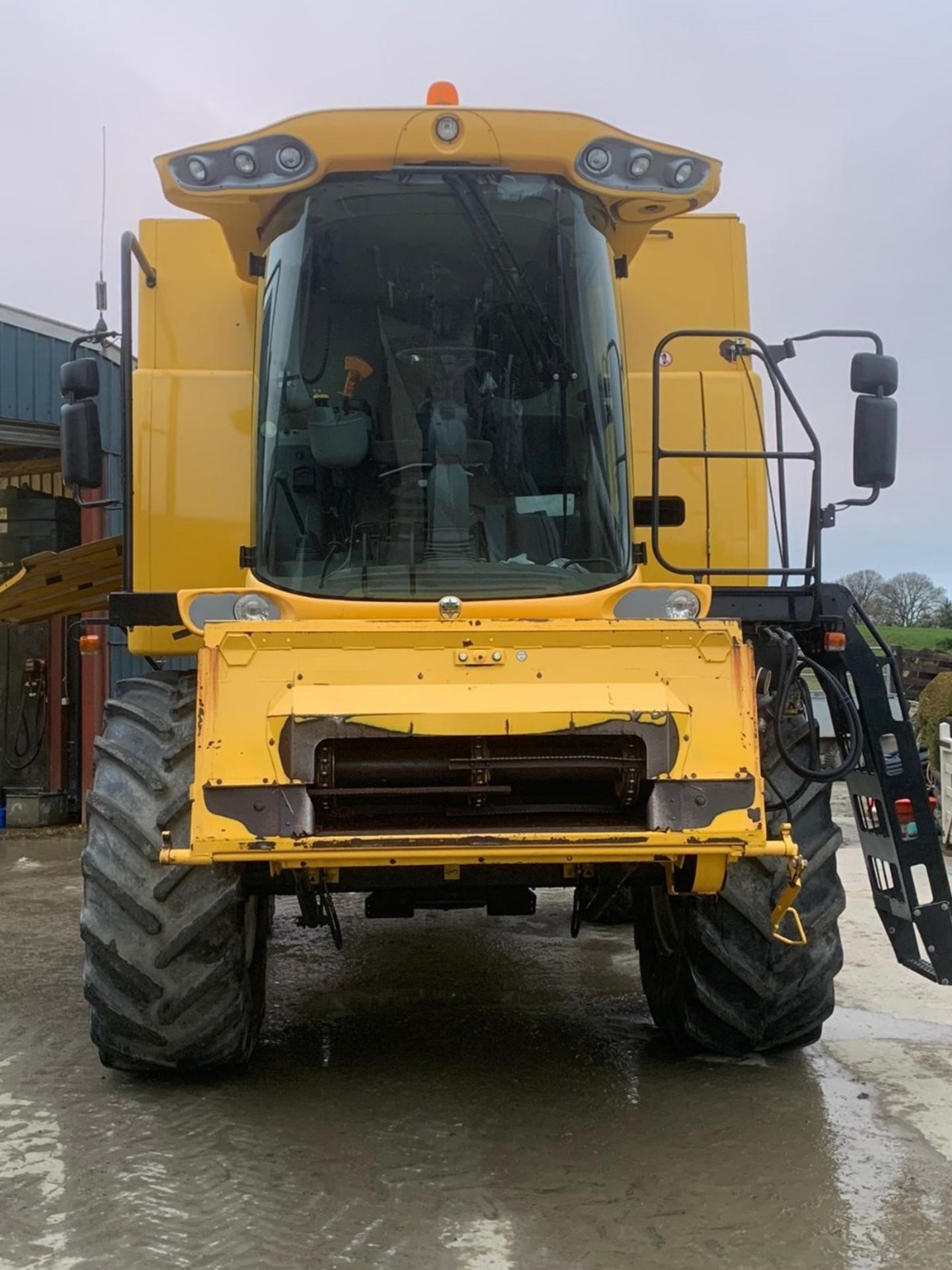 2007 NEW HOLLAND CSX 7060 COMBINE - Image 6 of 16