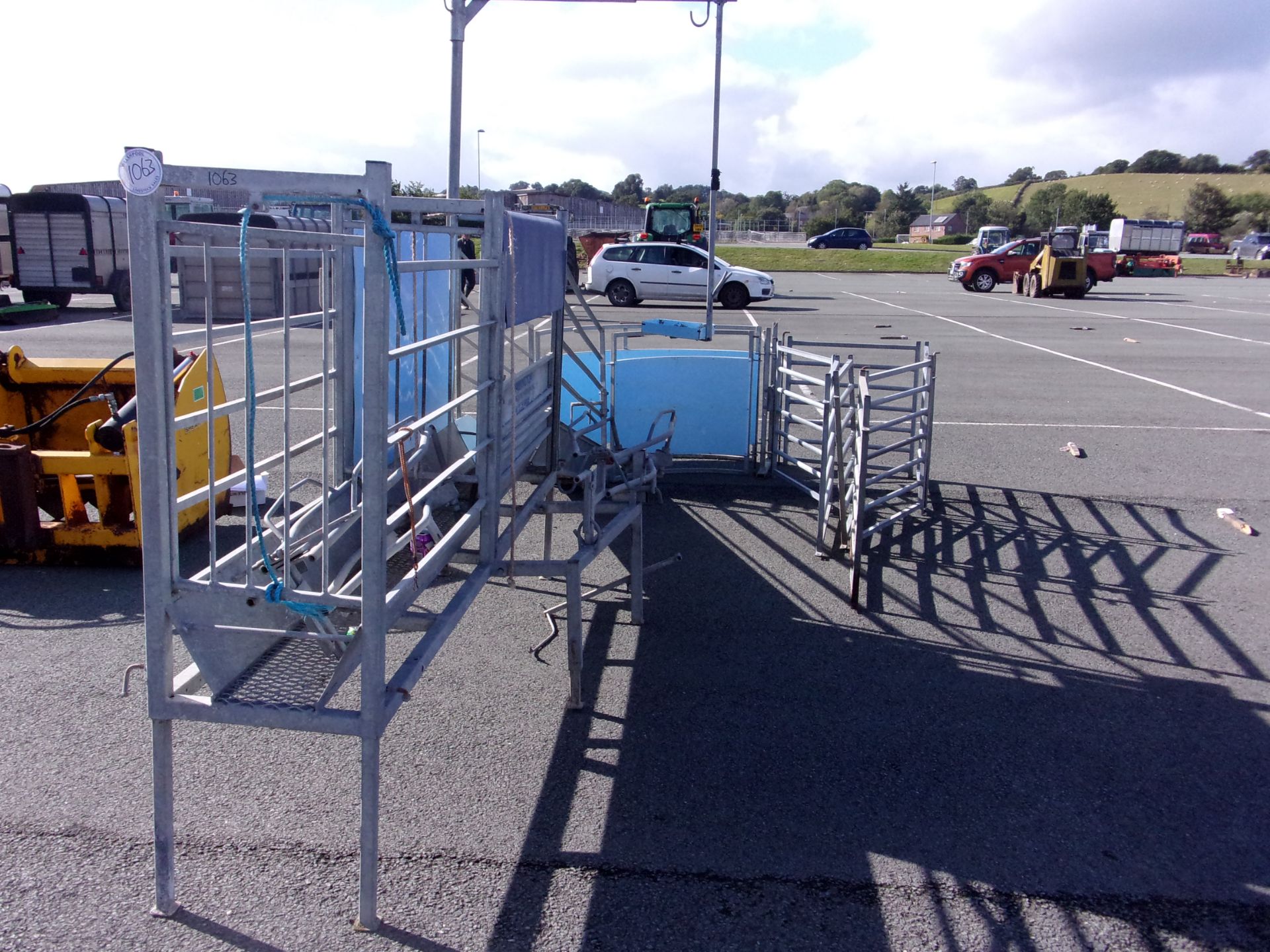 SHEEP HANDLING SYSTEM - Image 2 of 2