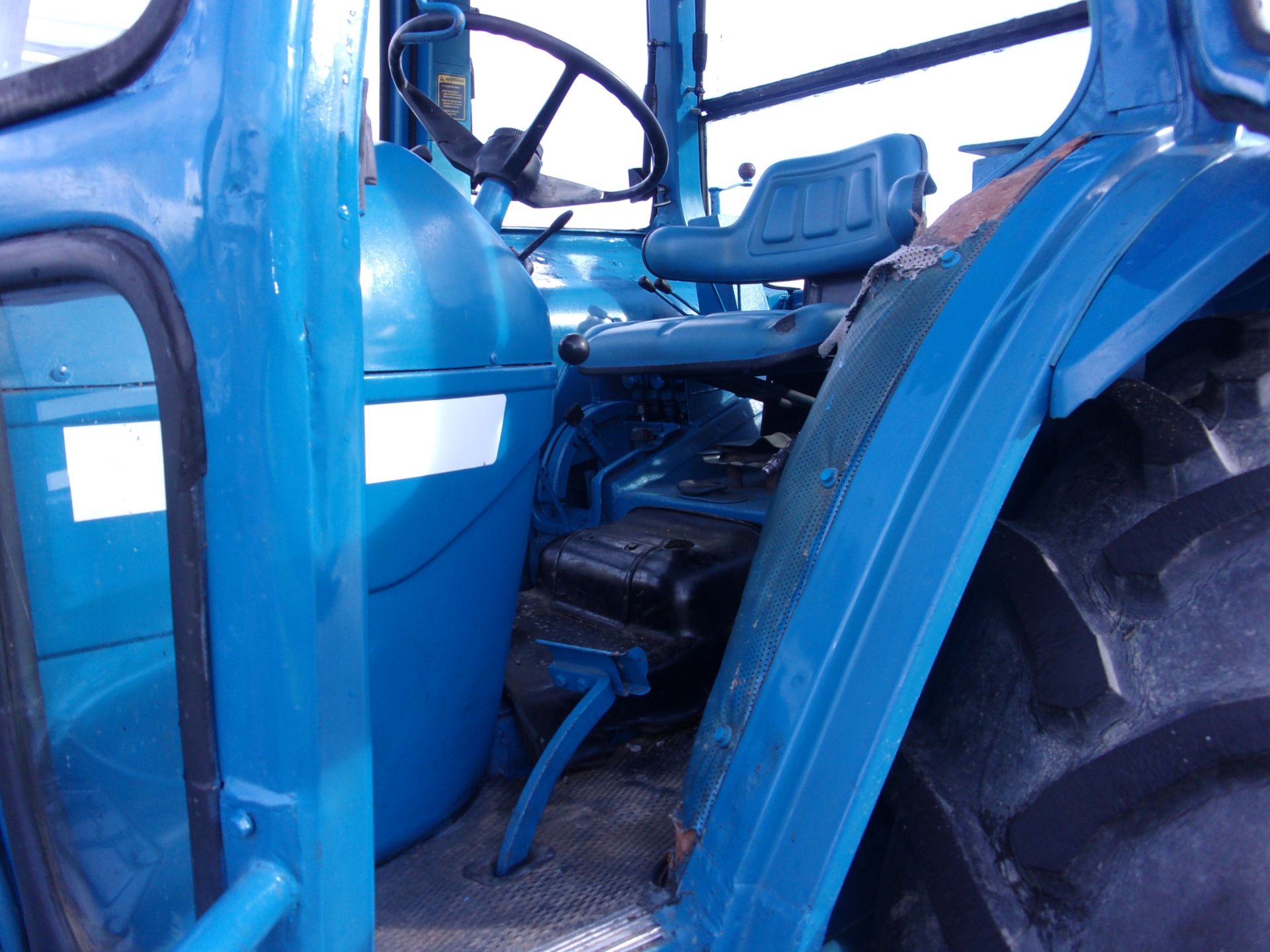 FORD 7600 (RUNS WELL) - Image 2 of 4