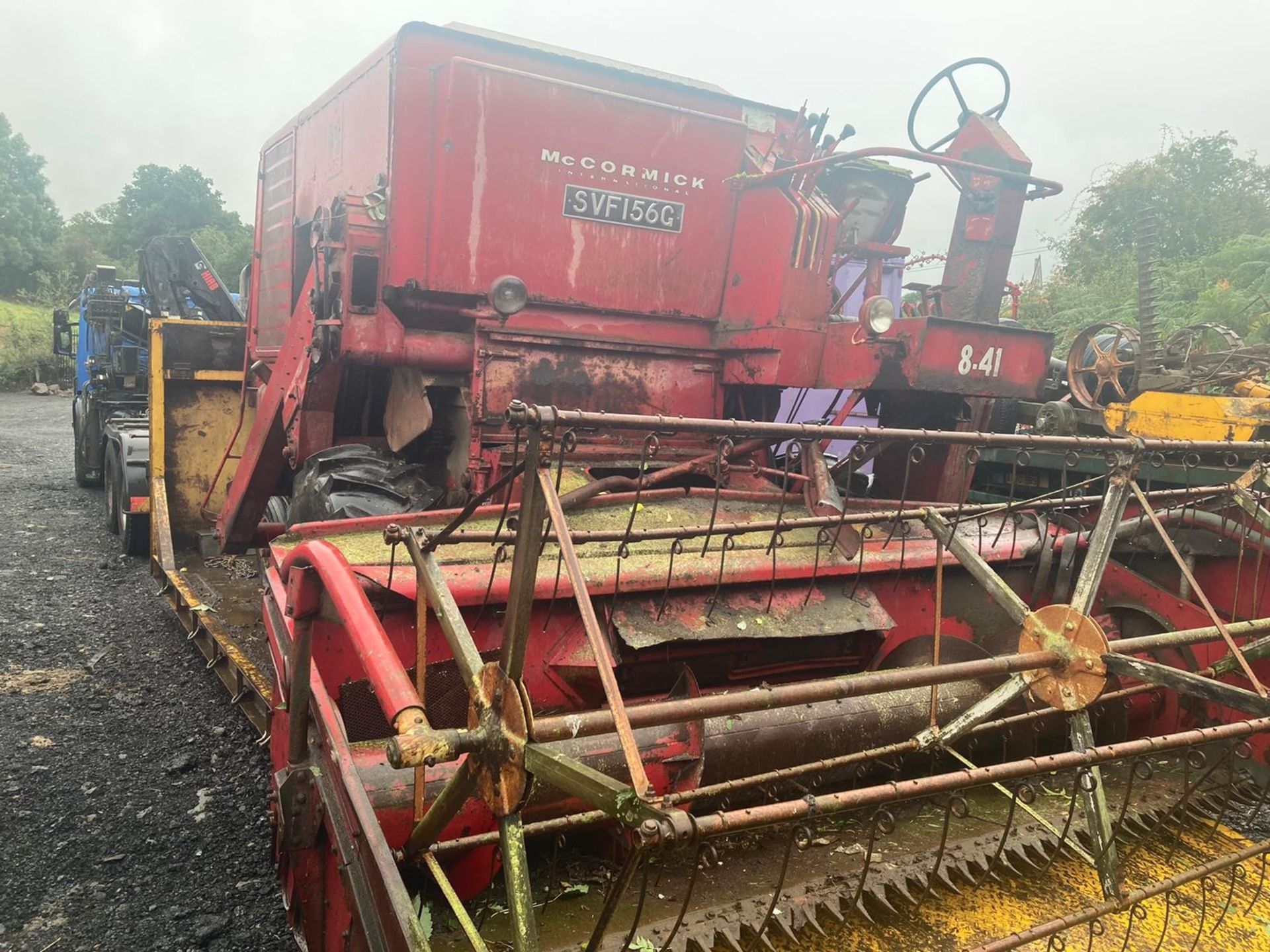 McCORMICK 8-41 COMBINE HARVESTER - Image 3 of 8