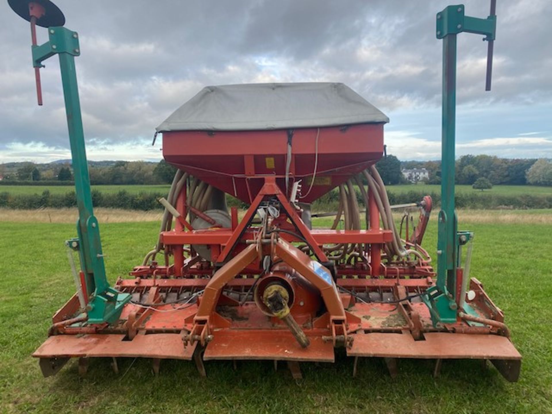 KUHN HR 3002 POWER HARROW