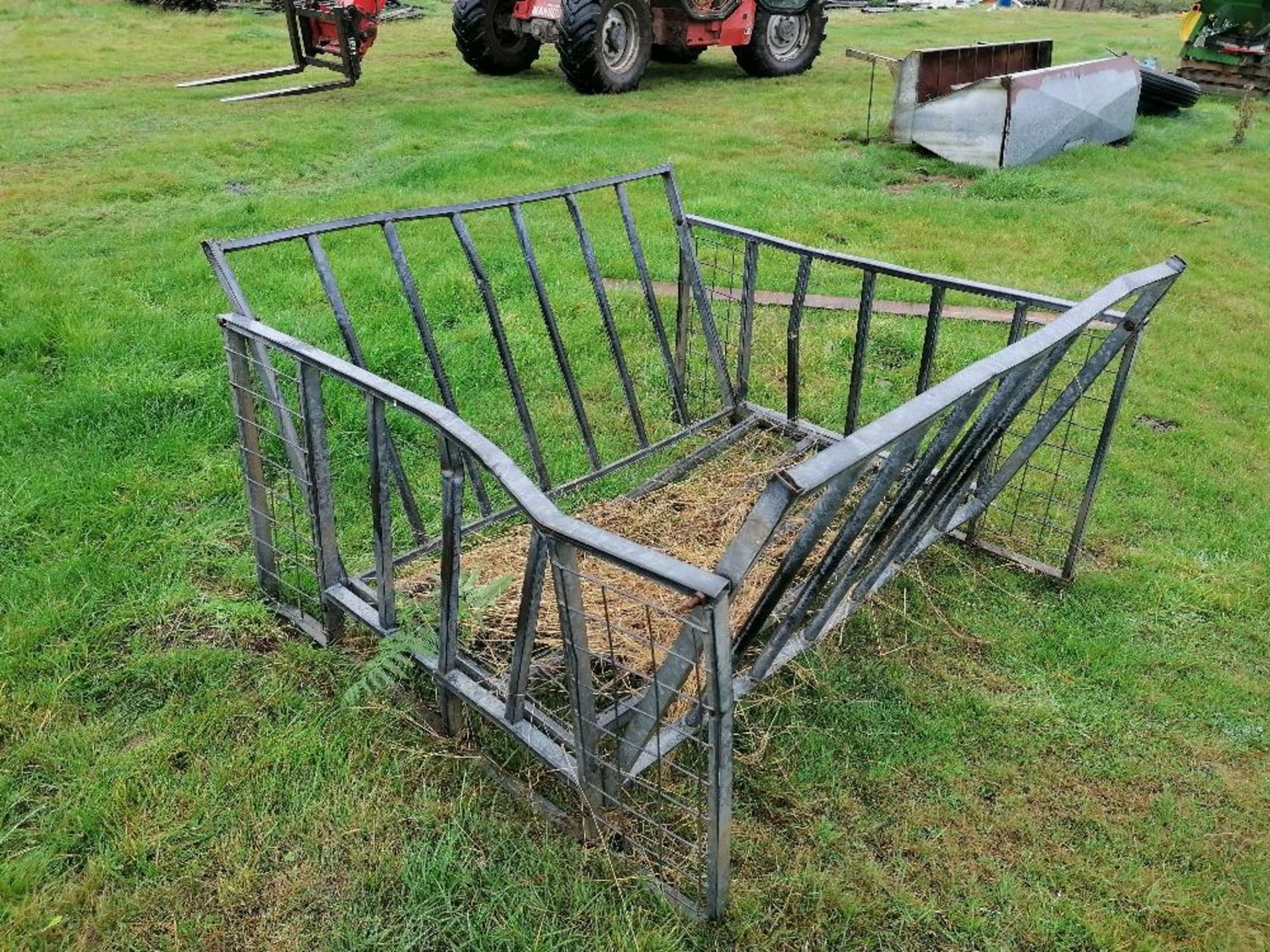 SHEEP ROUND BALE FEEDER - Image 2 of 2