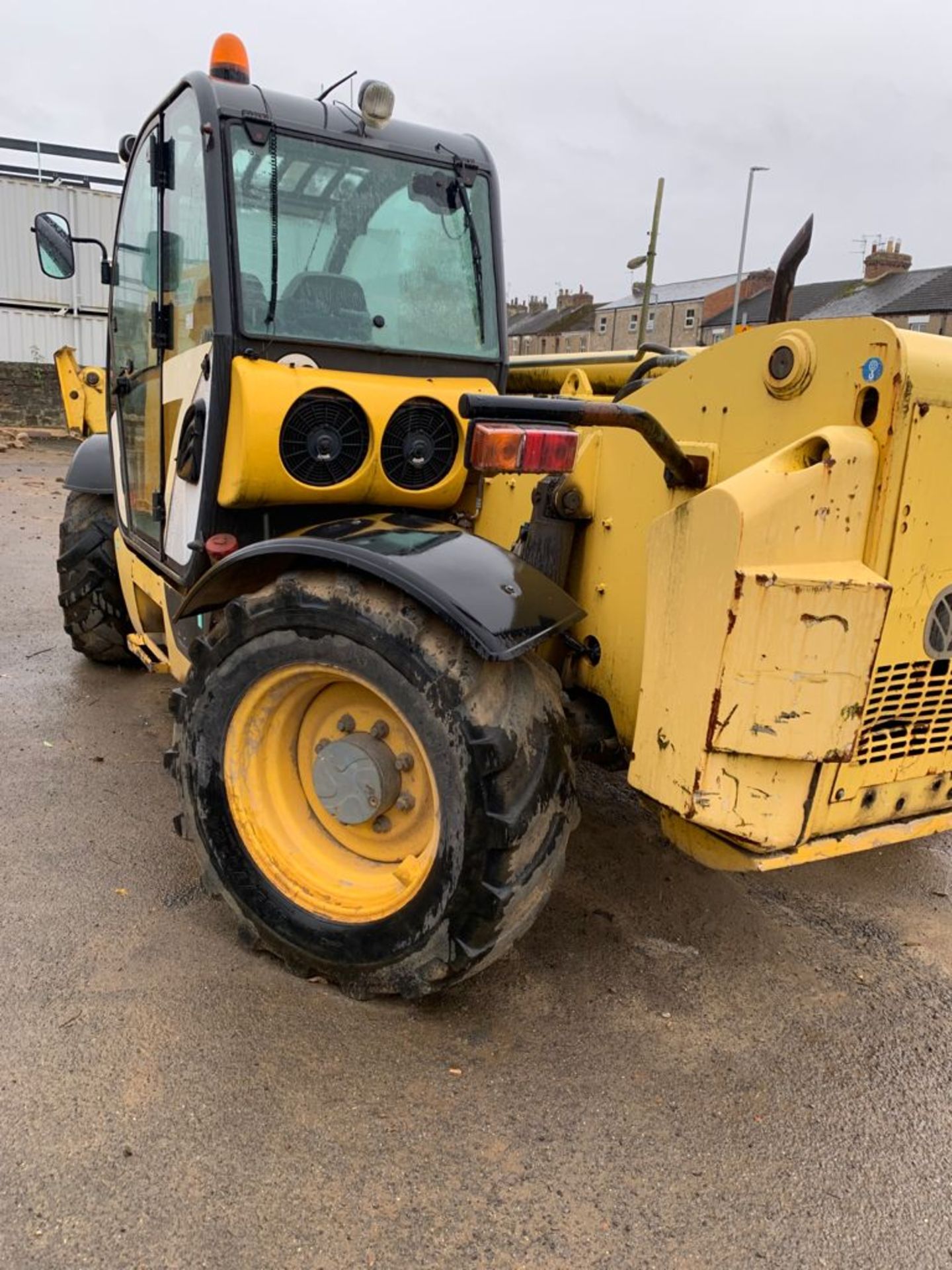 NEW HOLLAND LM 1745 TELEHANDLER - Image 2 of 7