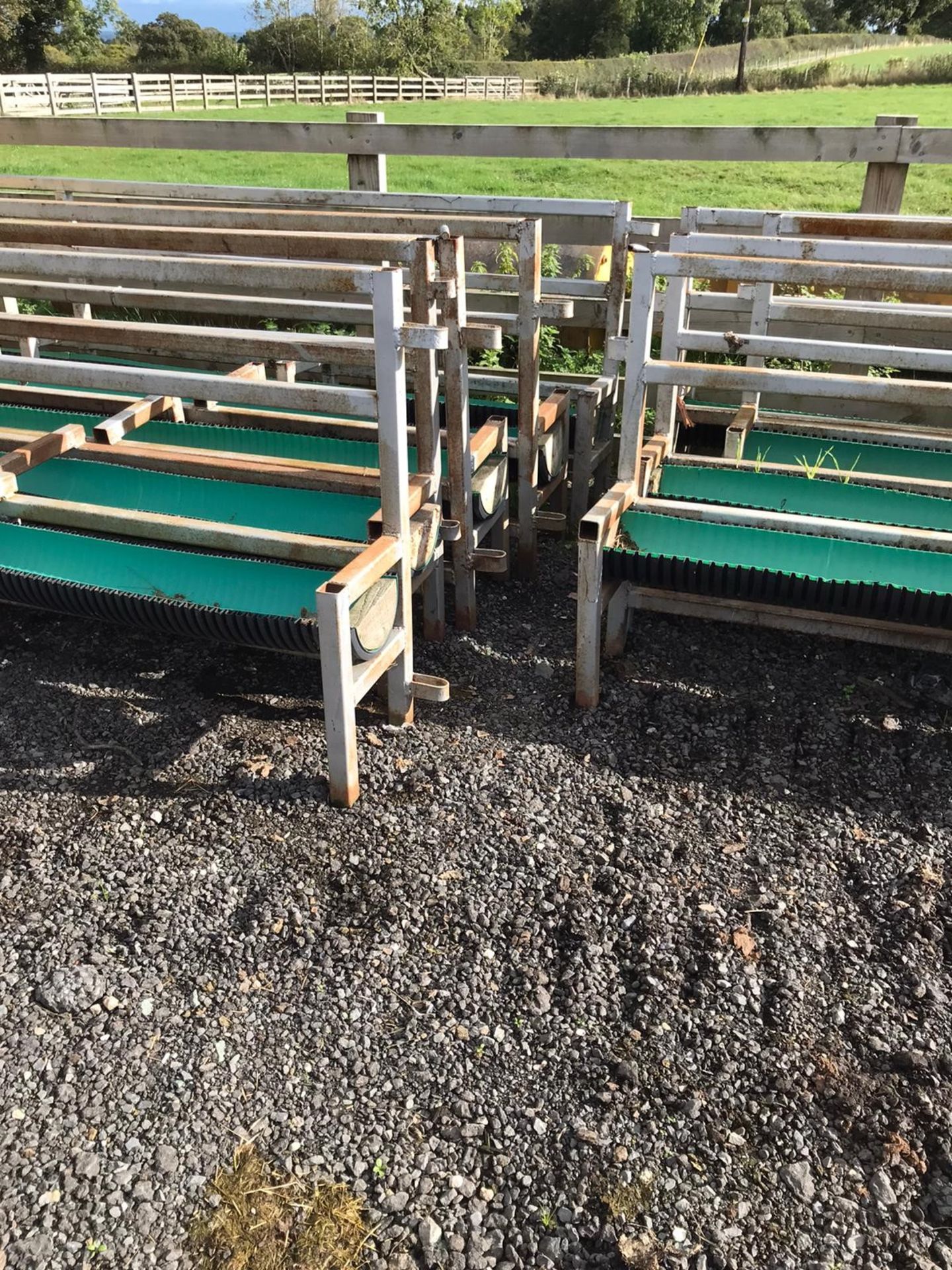 5 sheep calf barriers 15 foot long - Image 4 of 4