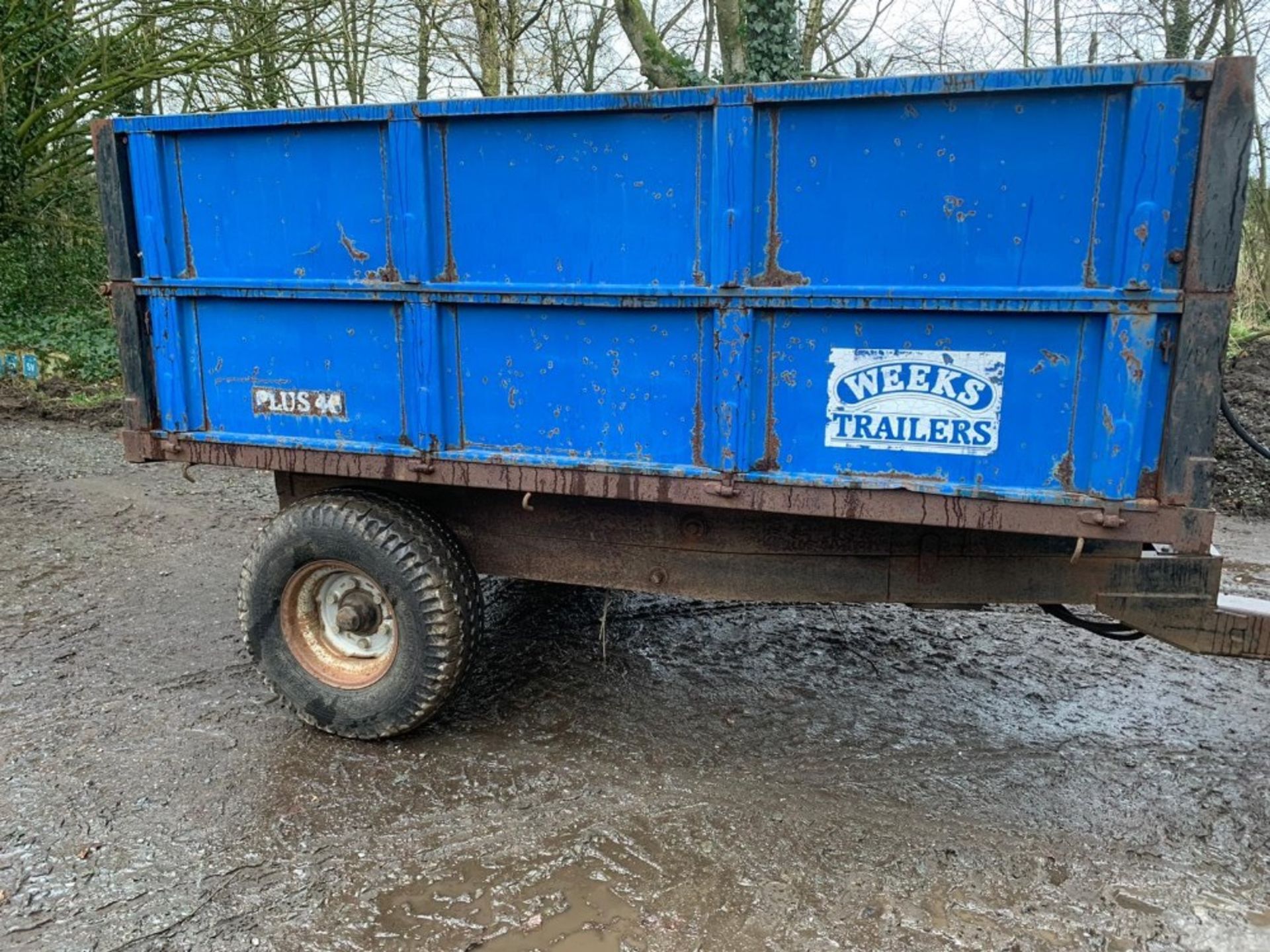 WEEKS TIPPING TRAILER