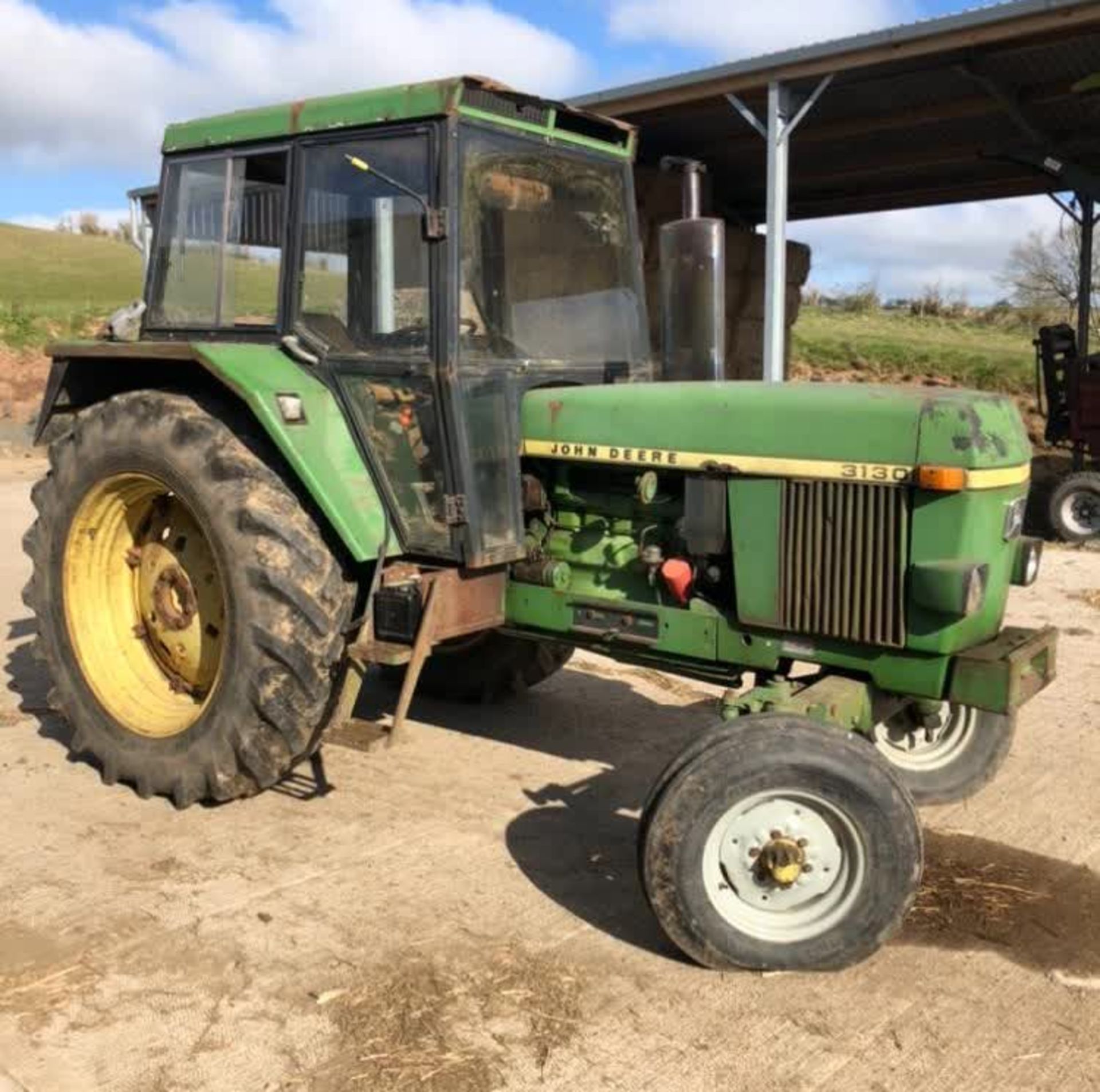 JOHN DEERE 3130 TRACTOR - Image 5 of 9