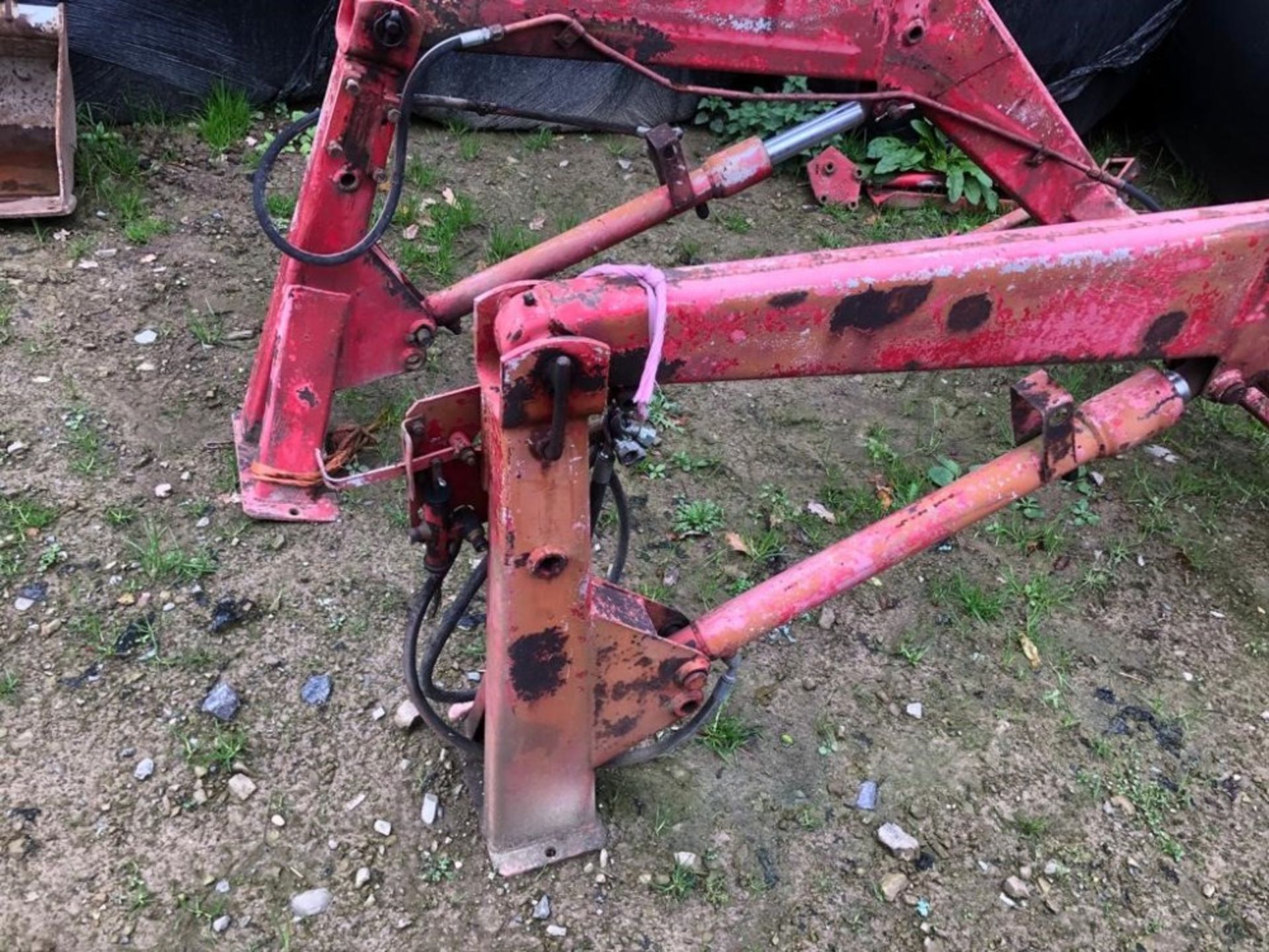 TRACTOR FRONT END LOADER - Image 7 of 7