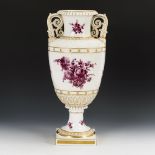 Vase mit Purpurmalerei