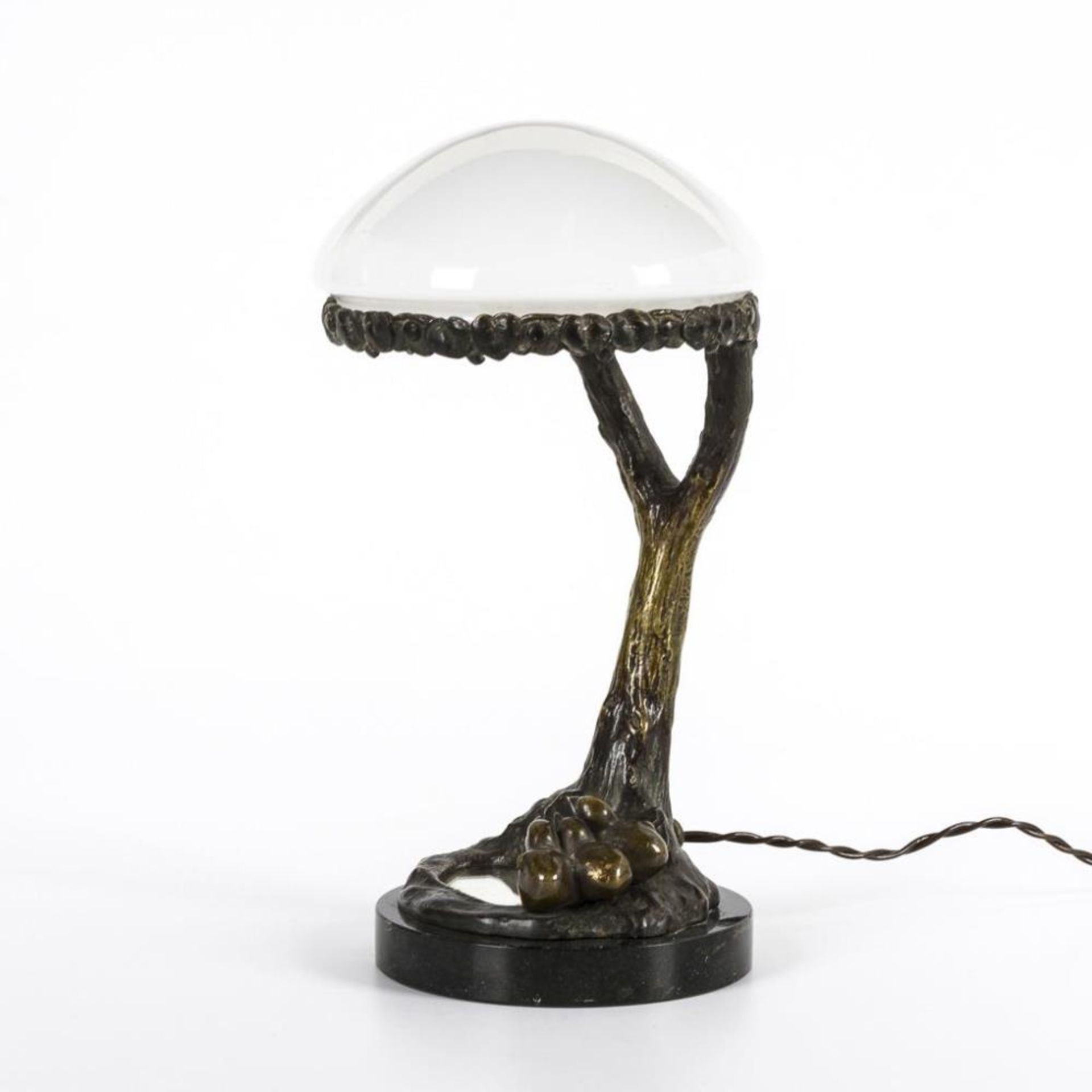 Jugendstil-Tischlampe mit Bronzefuß: Küken am See