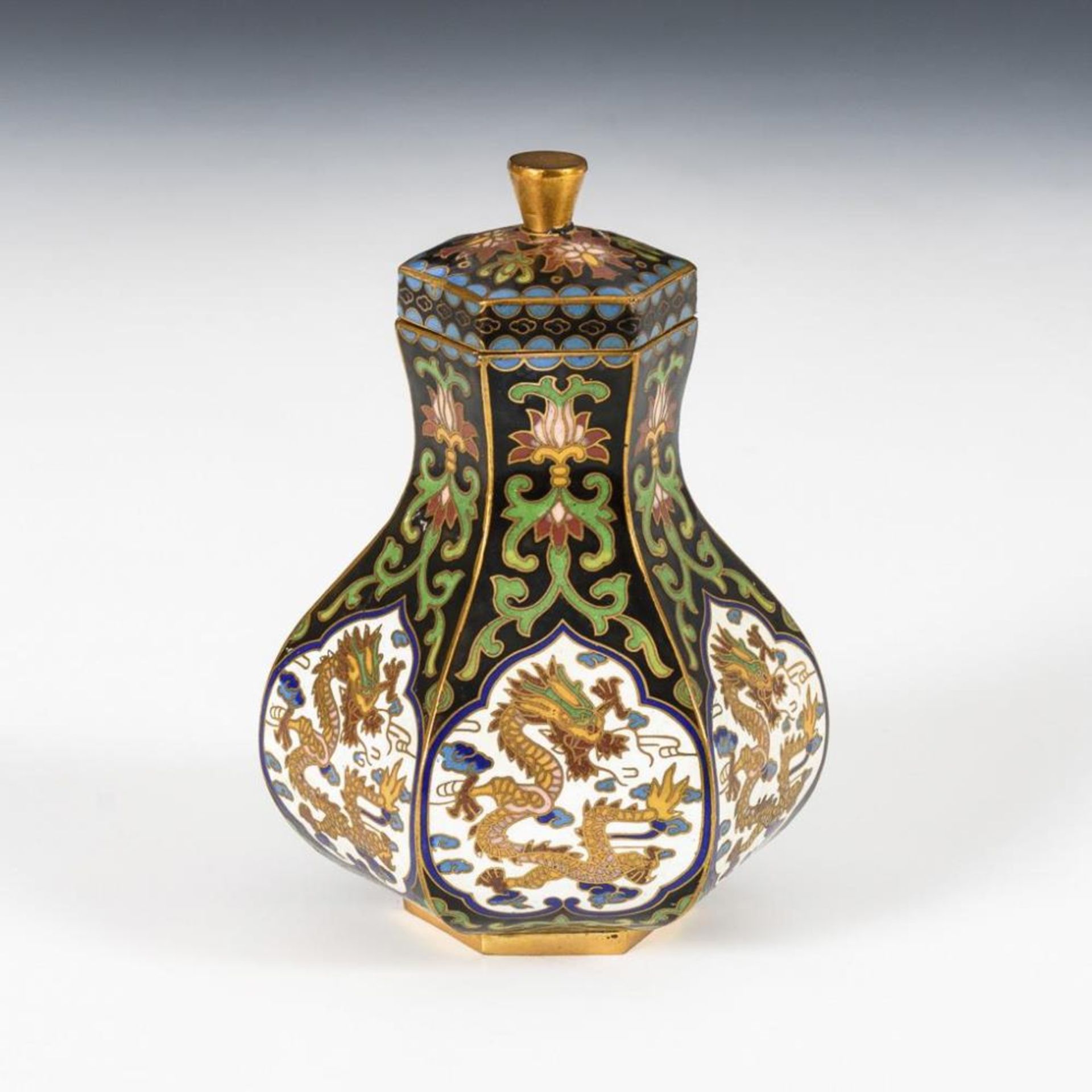 Sechspassige Cloisonnévase